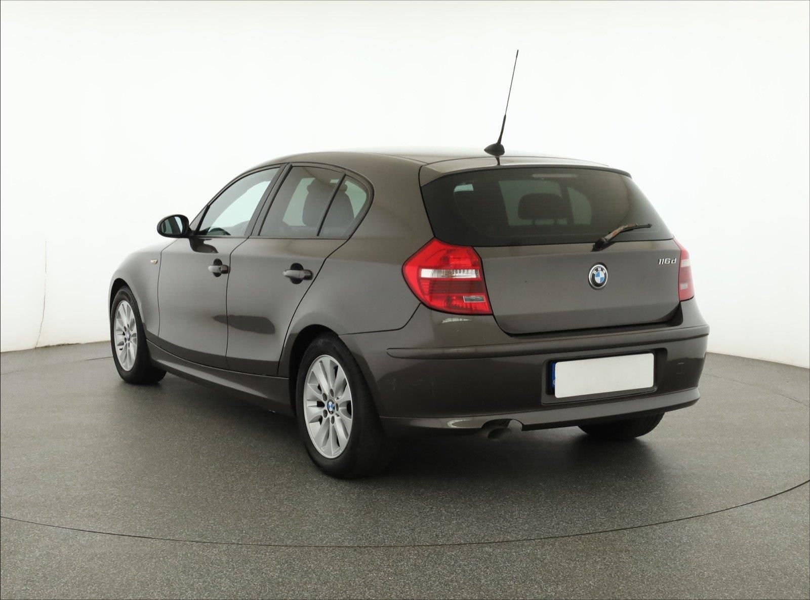BMW Řada 1, 116d, Xenony - fotka 4