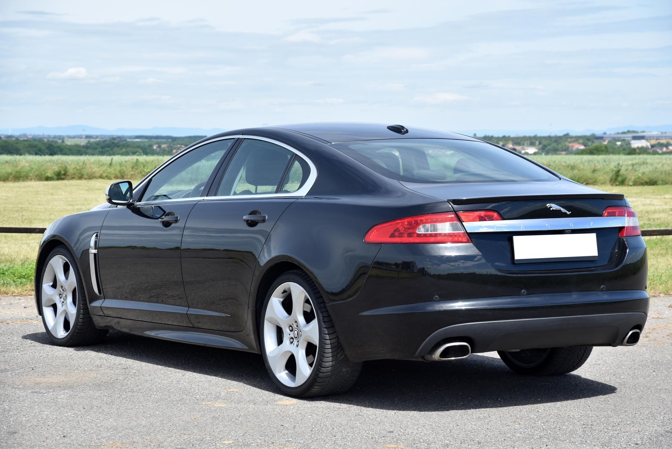 Jaguar XF, 3.0 V6 S 202 kW A/T,XENON,NAVI - fotka 3