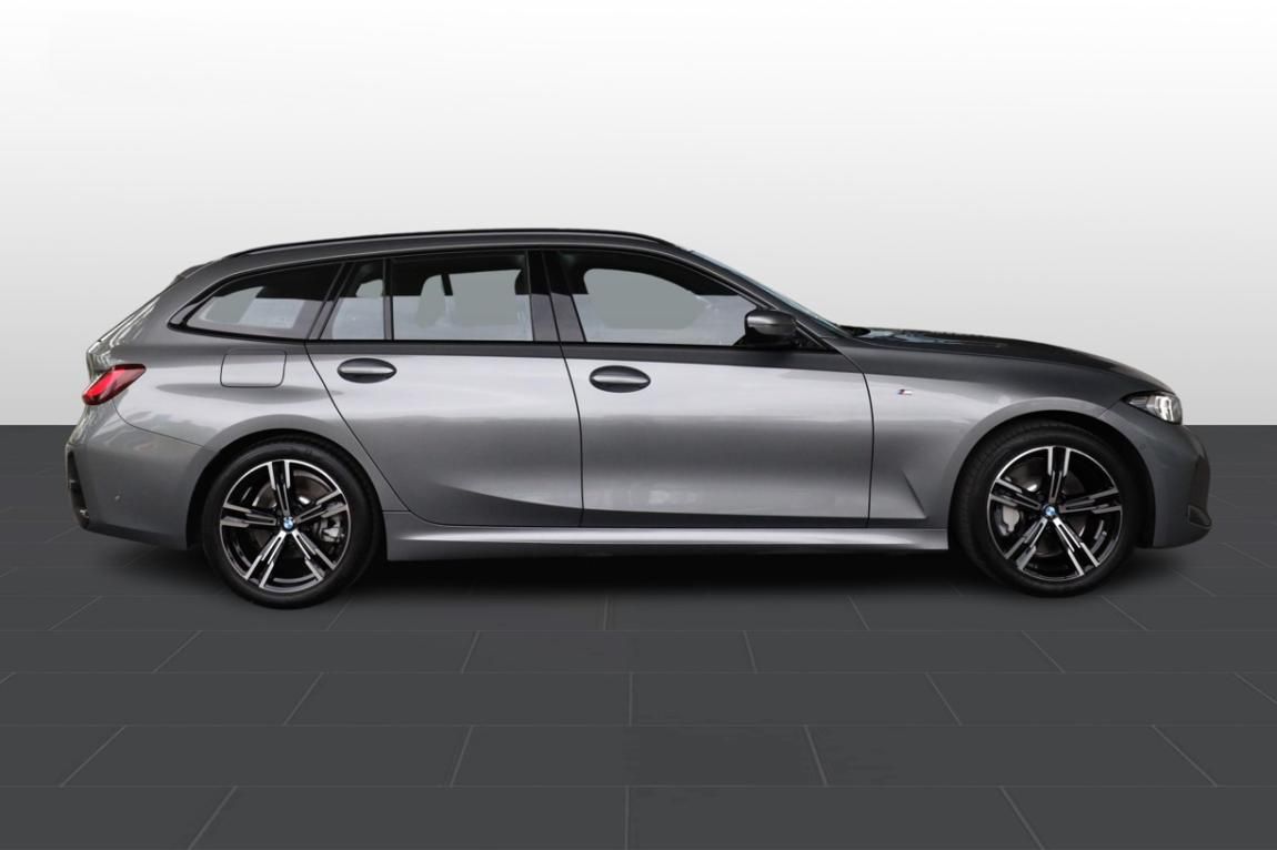 BMW Řada 3, 330i xDrive Touring - fotka 4