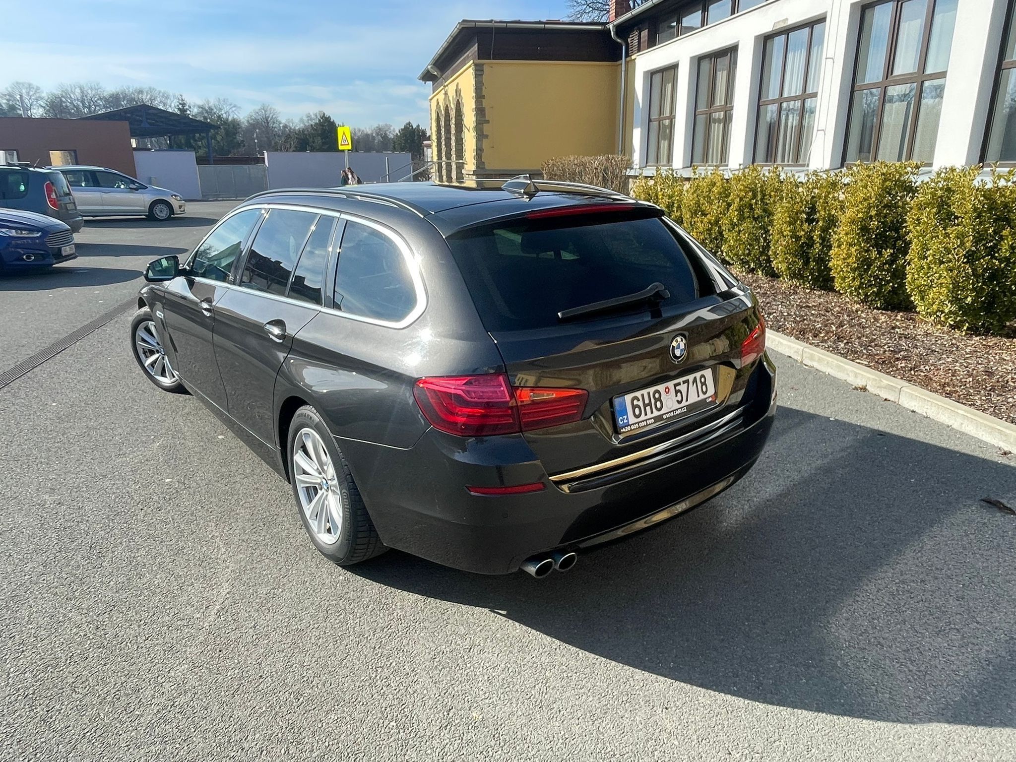 BMW Řada 5, 520d - fotka 3