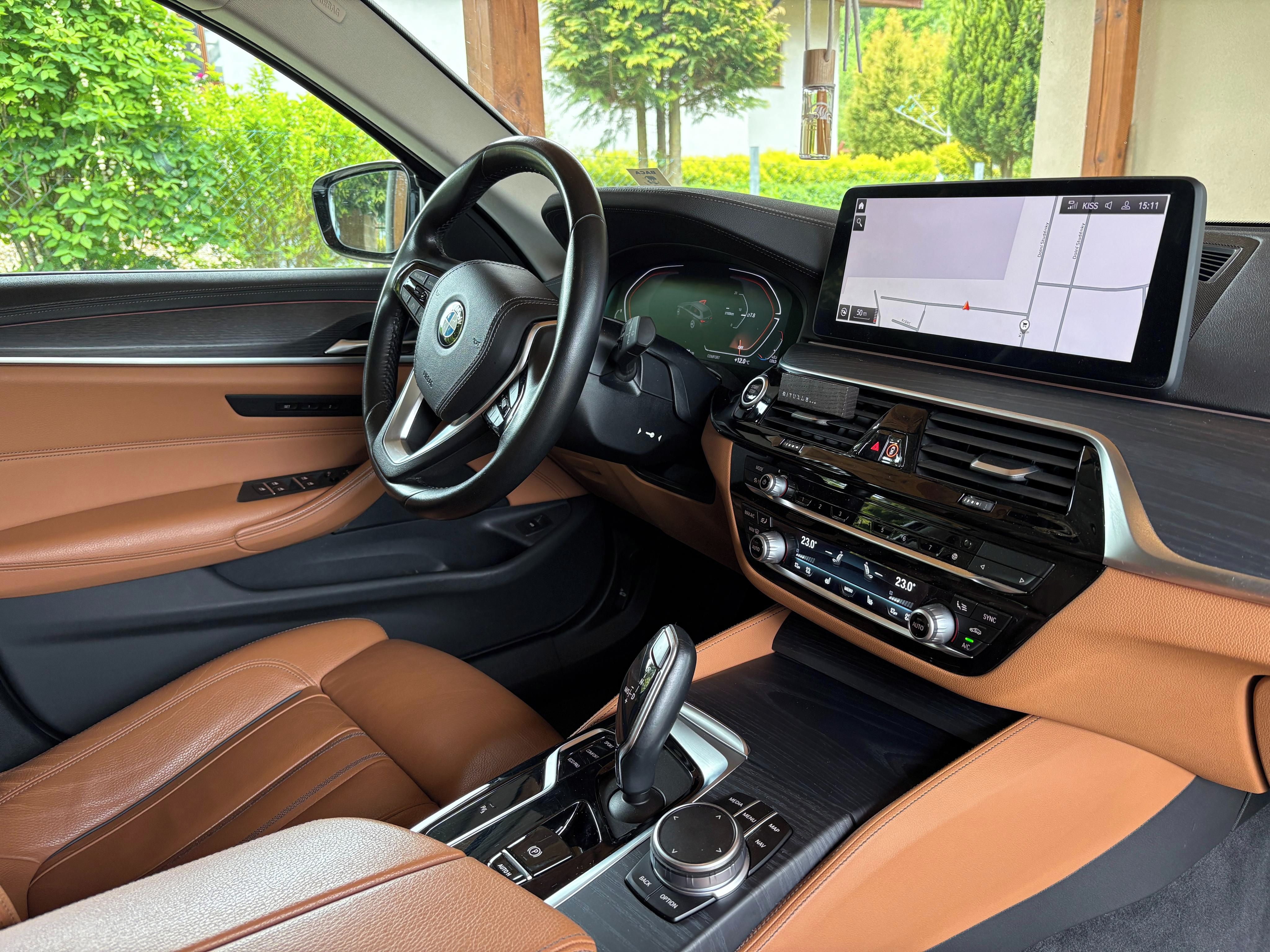 BMW Řada 5, BMW 530 XDRIVE, 210 kW - fotka 6