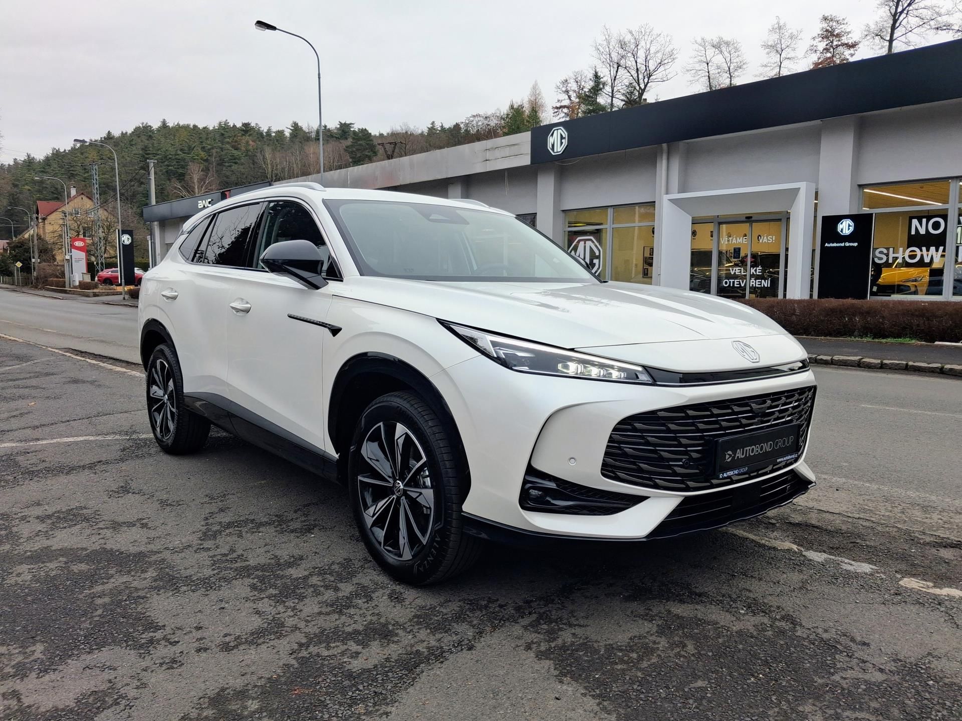 MG HS, EXCLUSIVE 1.5T 125kW 4×2 7DCT - fotka 3