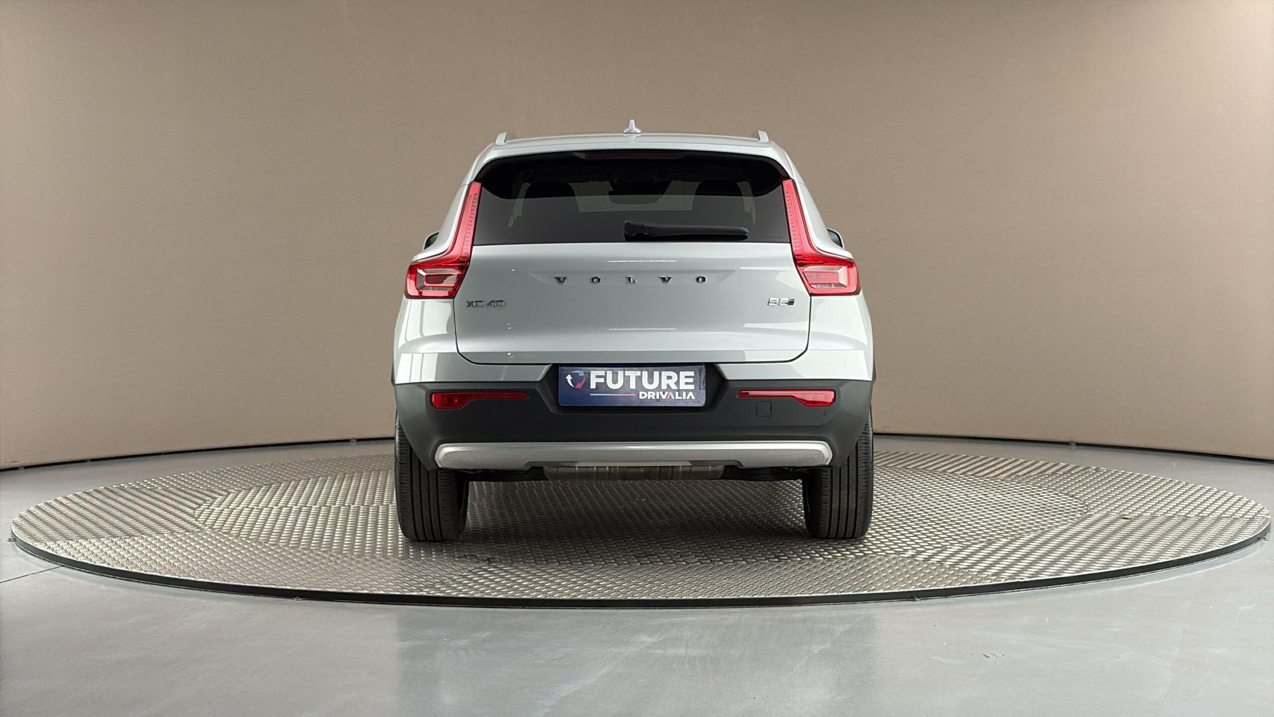 Volvo XC40, B5 Awd Benzín Inscription Auto - fotka 5