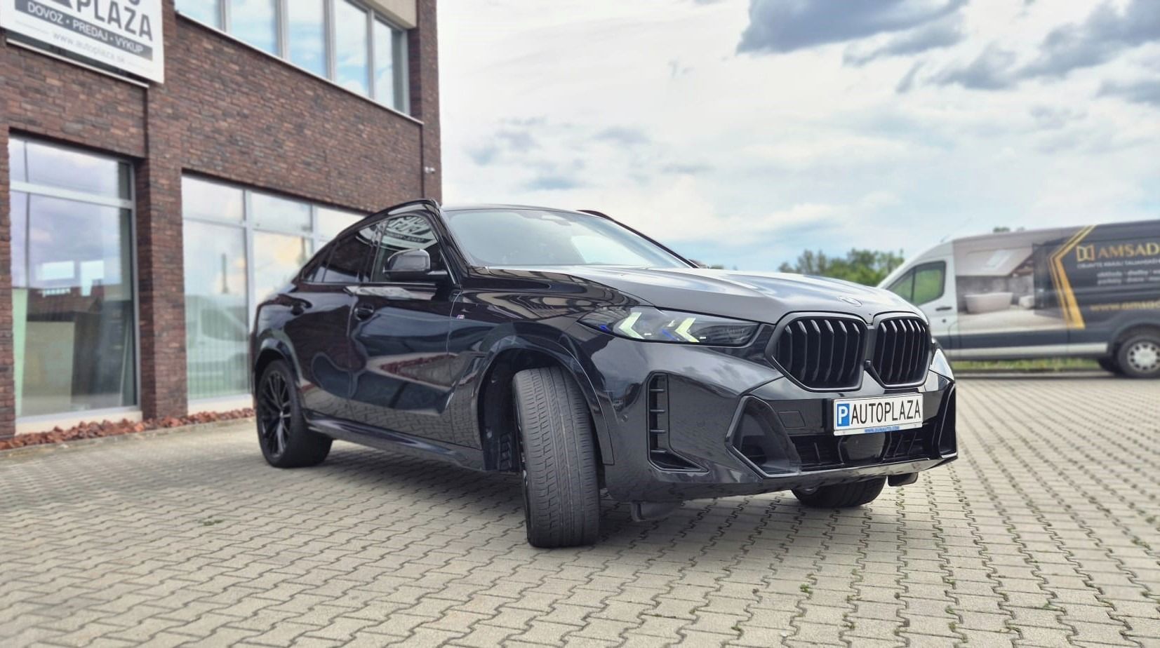 BMW X6, xDrive30d M Sport - fotka 3