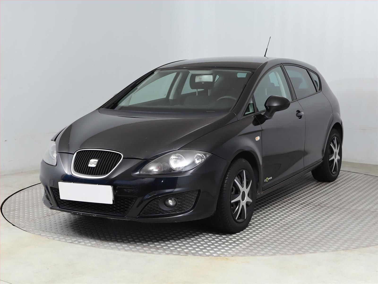 Seat Leon, 1.2 TSI, Automatická klima - fotka 2