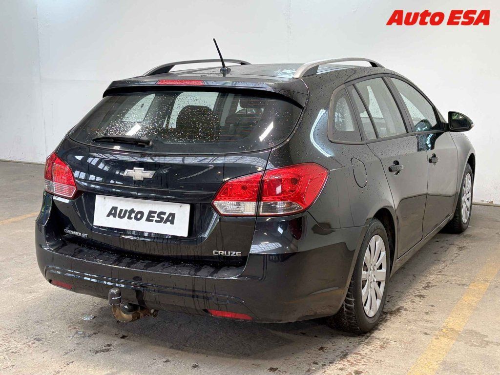 Chevrolet Cruze, 1.6,+kola - fotka 4