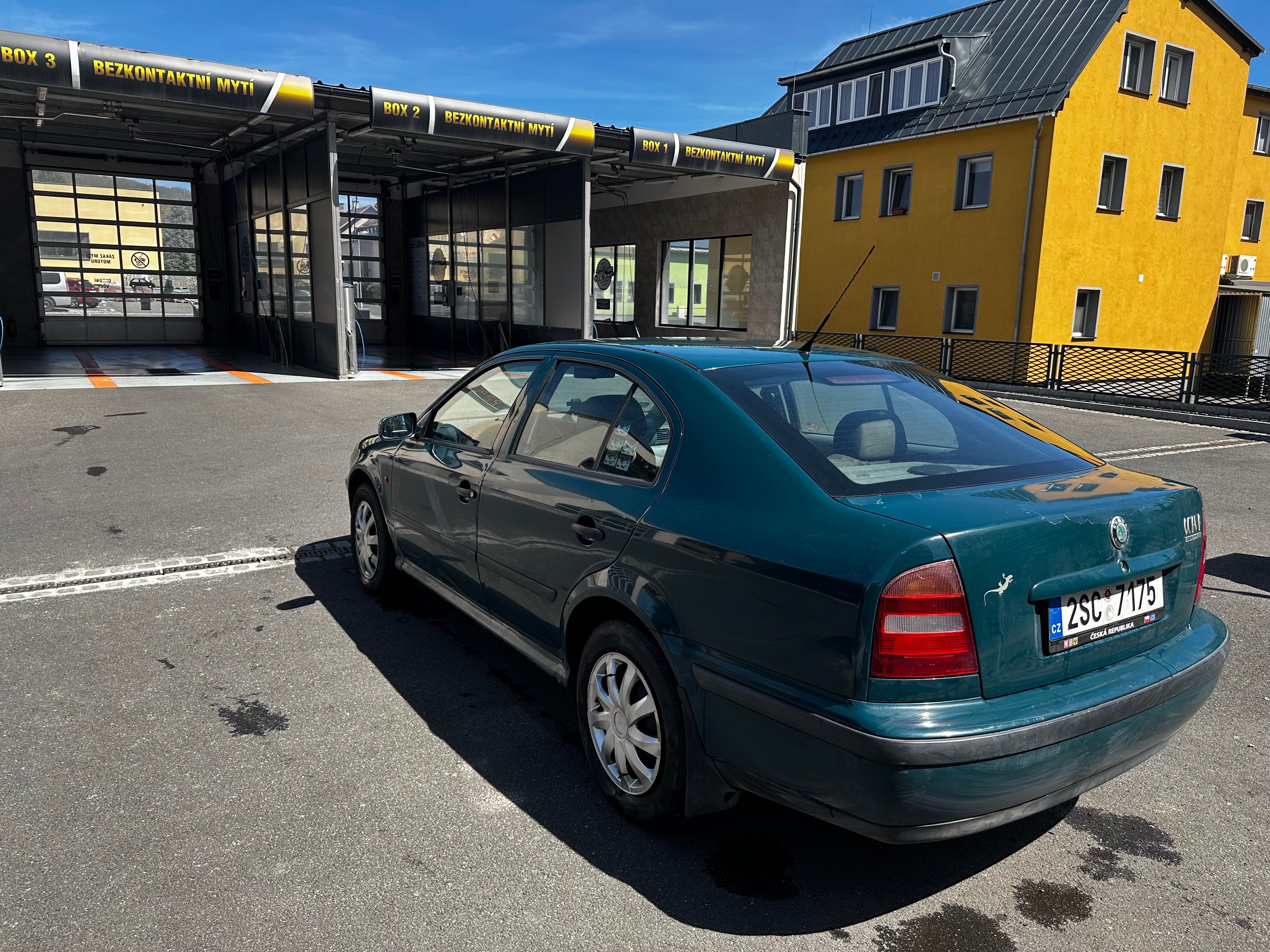 Škoda Octavia, Skoda 1998 1.6 mpi - fotka 3