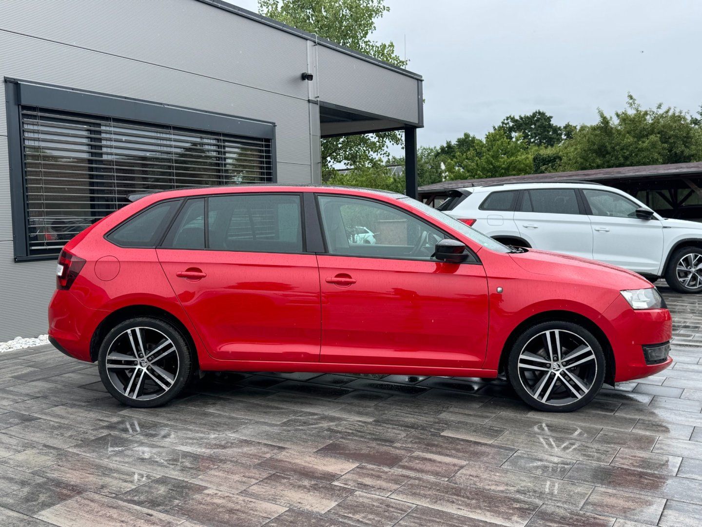 Škoda Rapid, Spaceback 1.2 TSI StylePlus - fotka 4