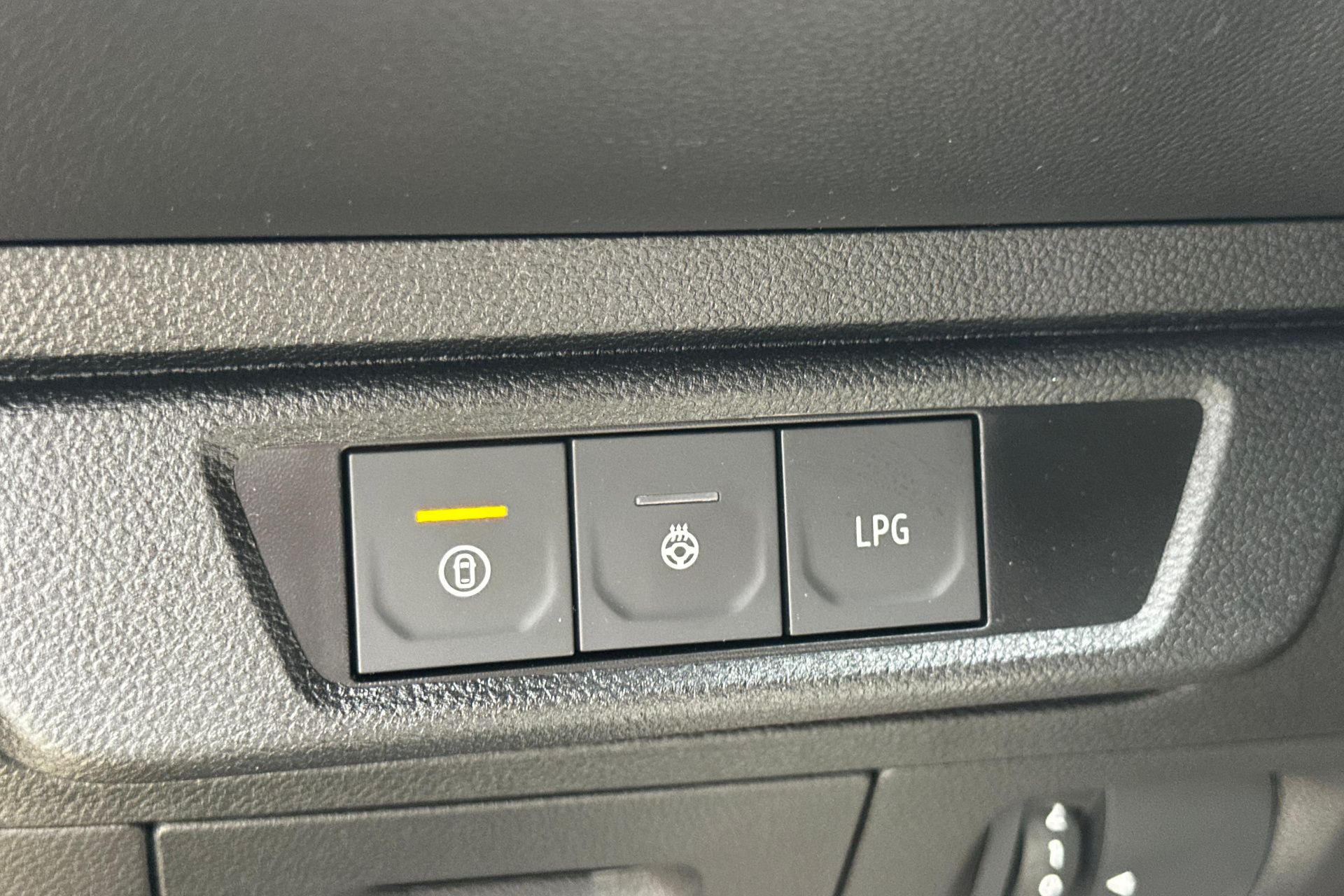 Dacia Sandero, Stepway Extreme ECO-G 120 auto - fotka 4