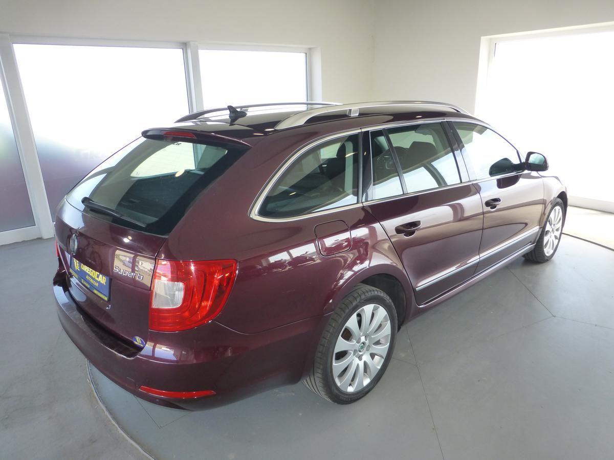 Škoda Superb, 2,0TDI*VYHŘ.S**XENONY**WEBASTO - fotka 6