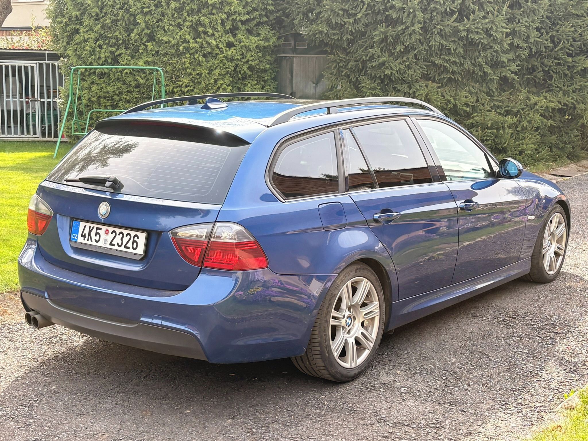 BMW Řada 3, BMW 330d, M-Paket manuál zadní - fotka 3