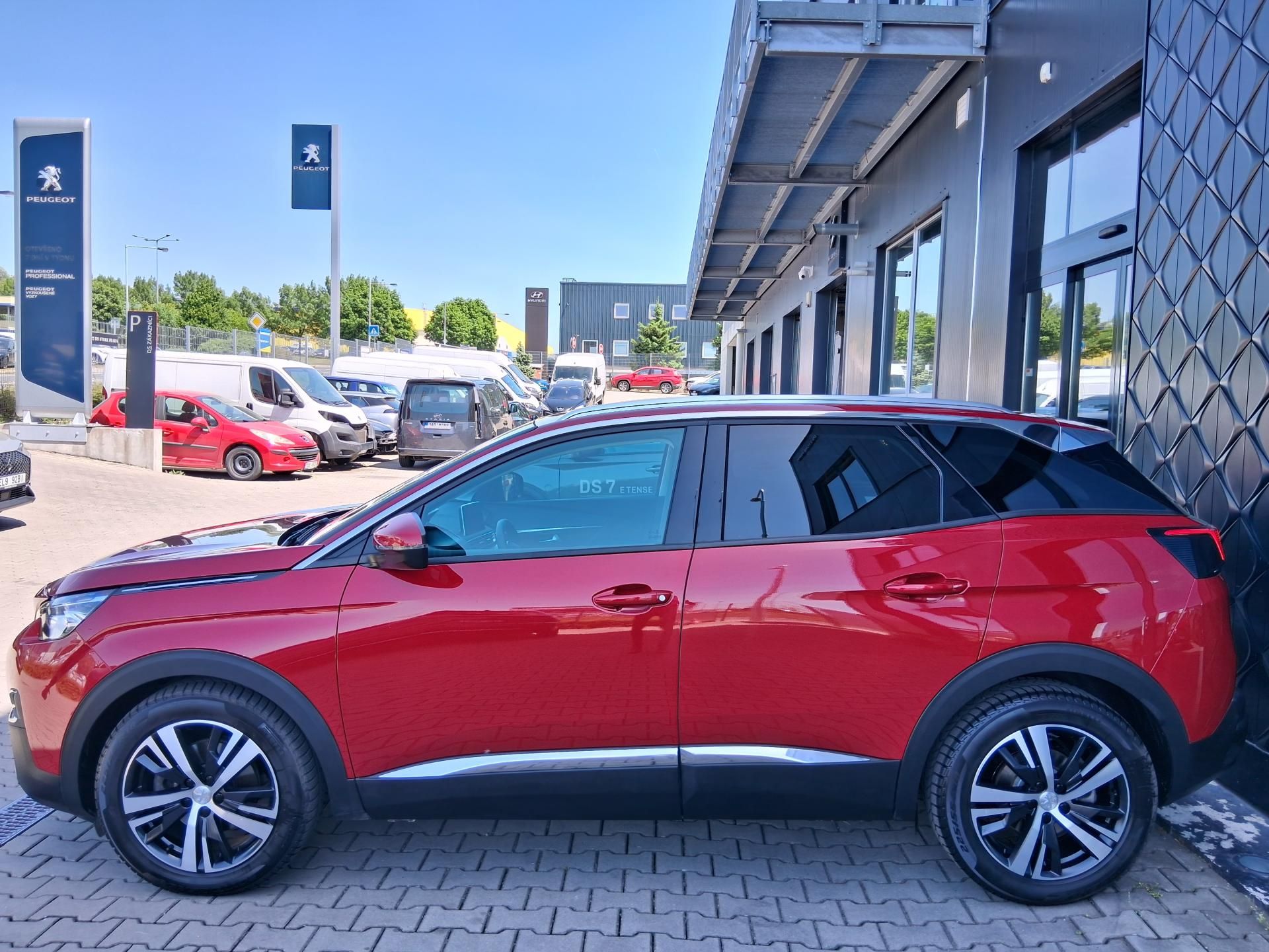 Peugeot 3008, ALLURE 1.2 PureTech 96 kW - fotka 4