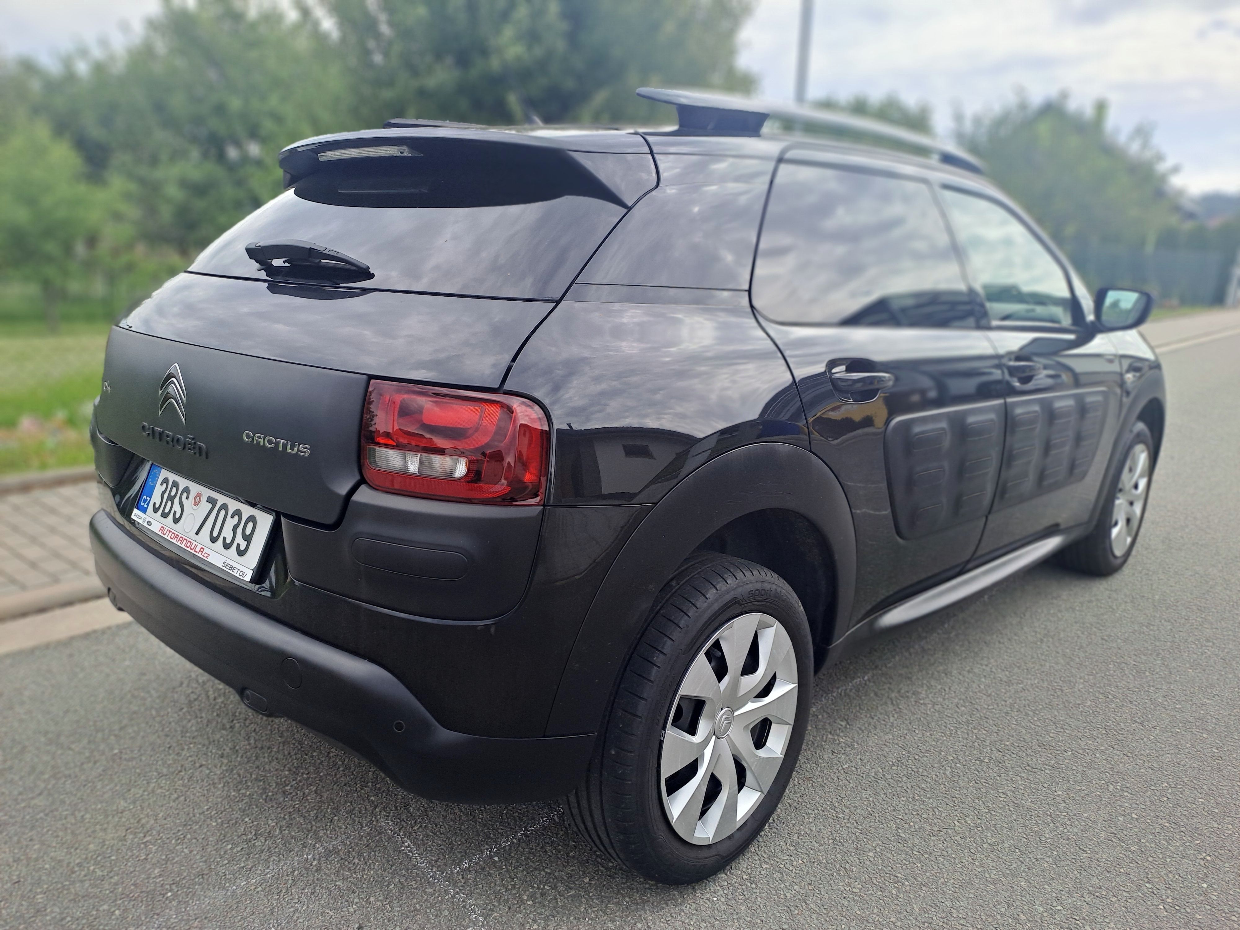 Citroën C4, CACTUS,KRÁSNÝ, VYBAVENÝ! - fotka 5