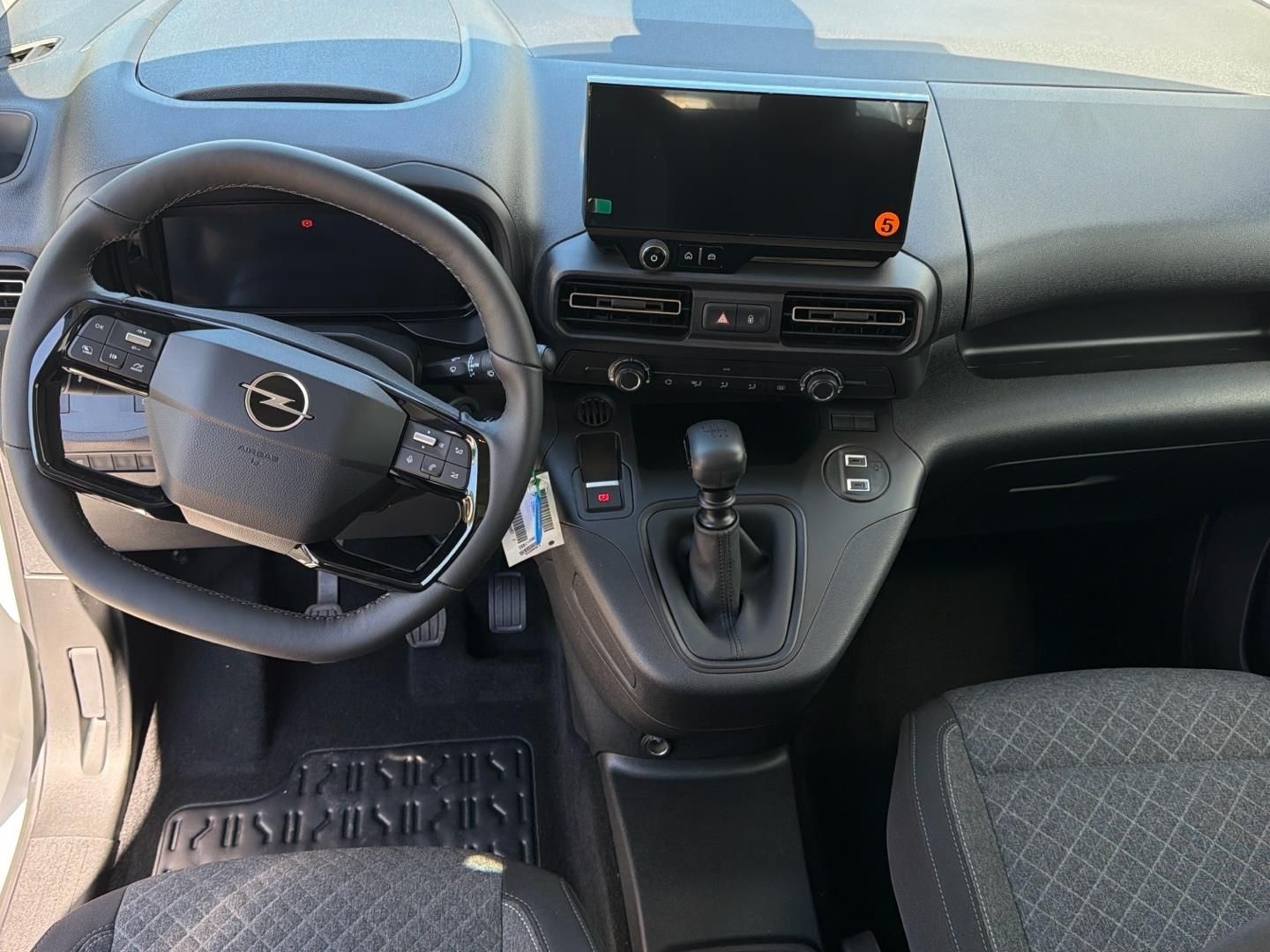 Opel Combo, 1.5CDTI 130k 96kW Edition Plus - fotka 4