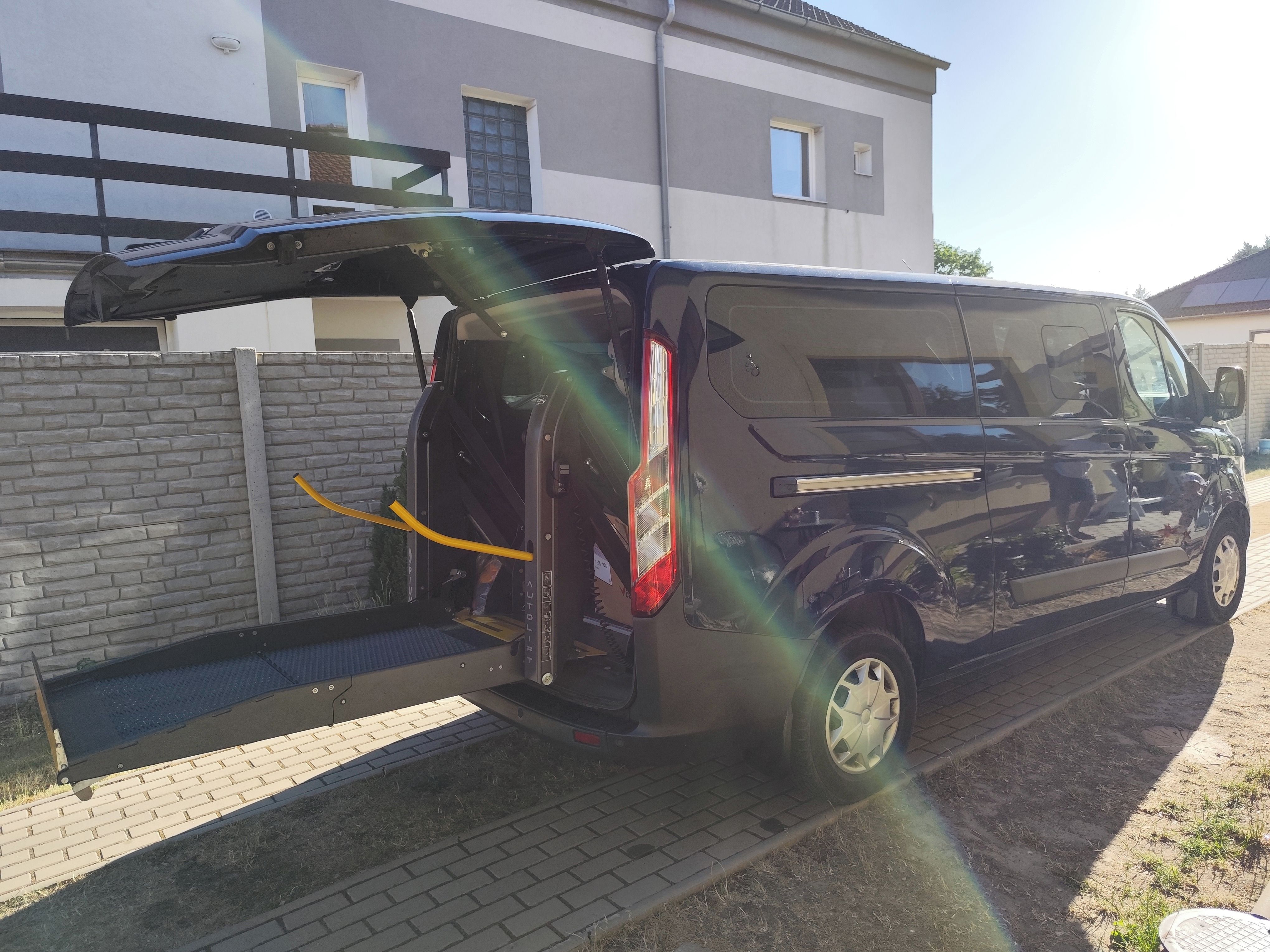 Ford Tourneo Custom - fotka 4