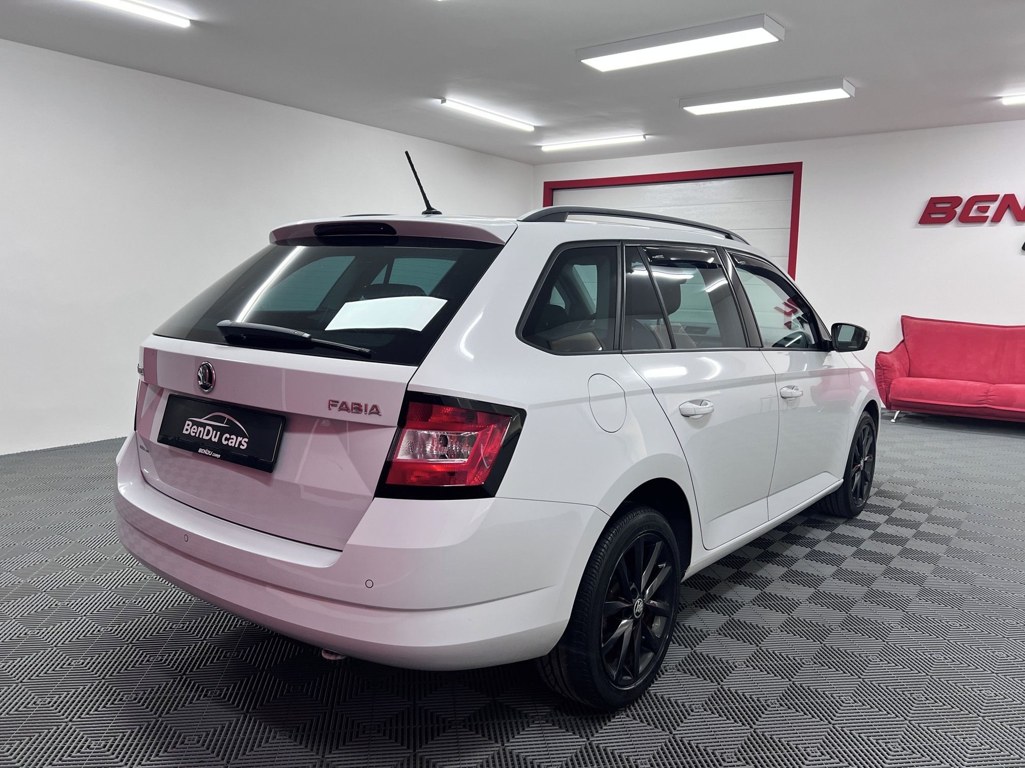 Škoda Fabia, 1.2 81 kW keylees Servis - fotka 4