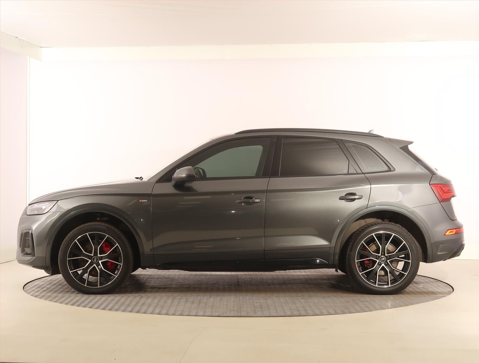 Audi Q5, 40 TDI, S line - fotka 3