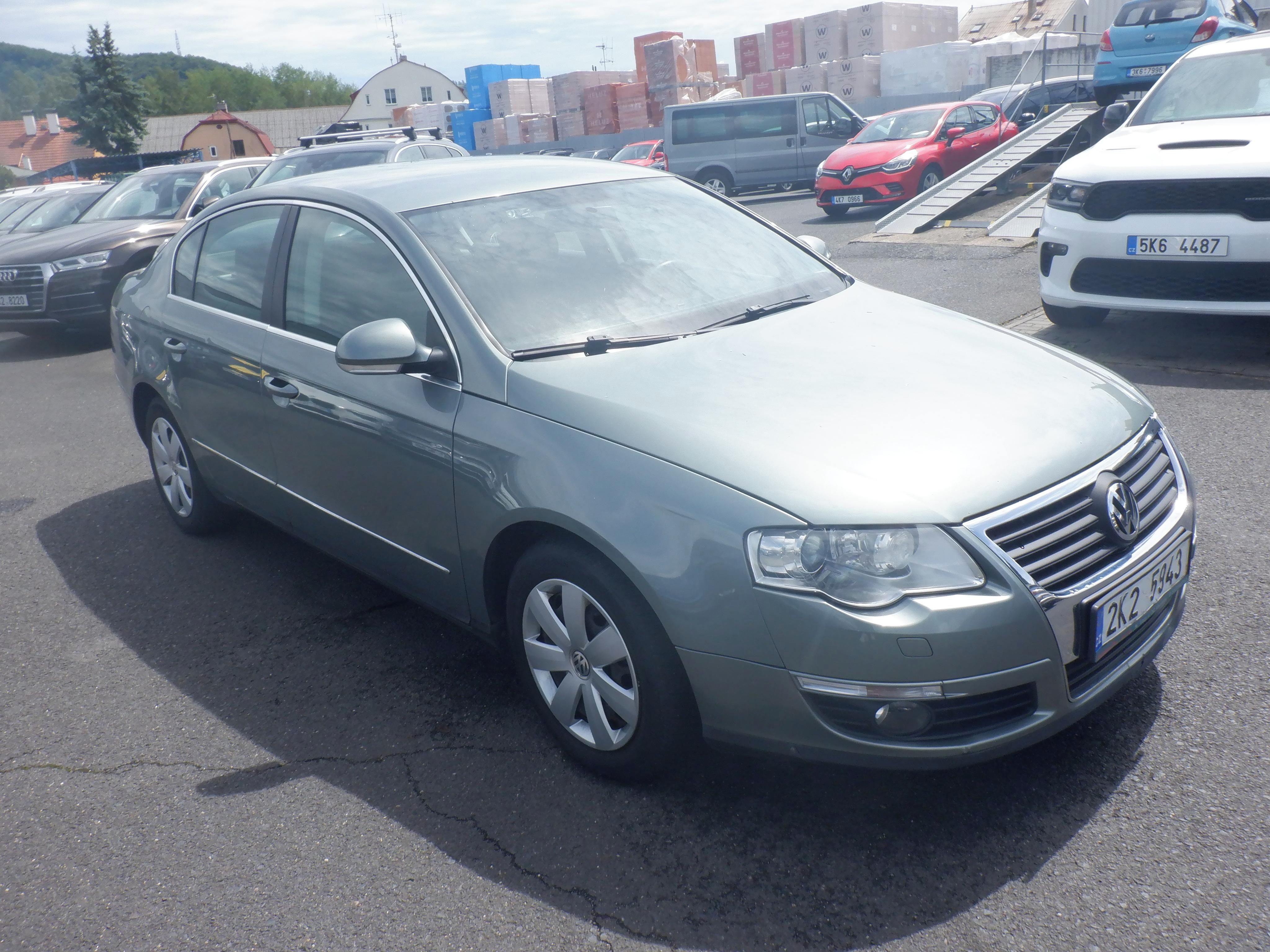 Volkswagen Passat, 2.0 TDI 125kW,ČR - fotka 3