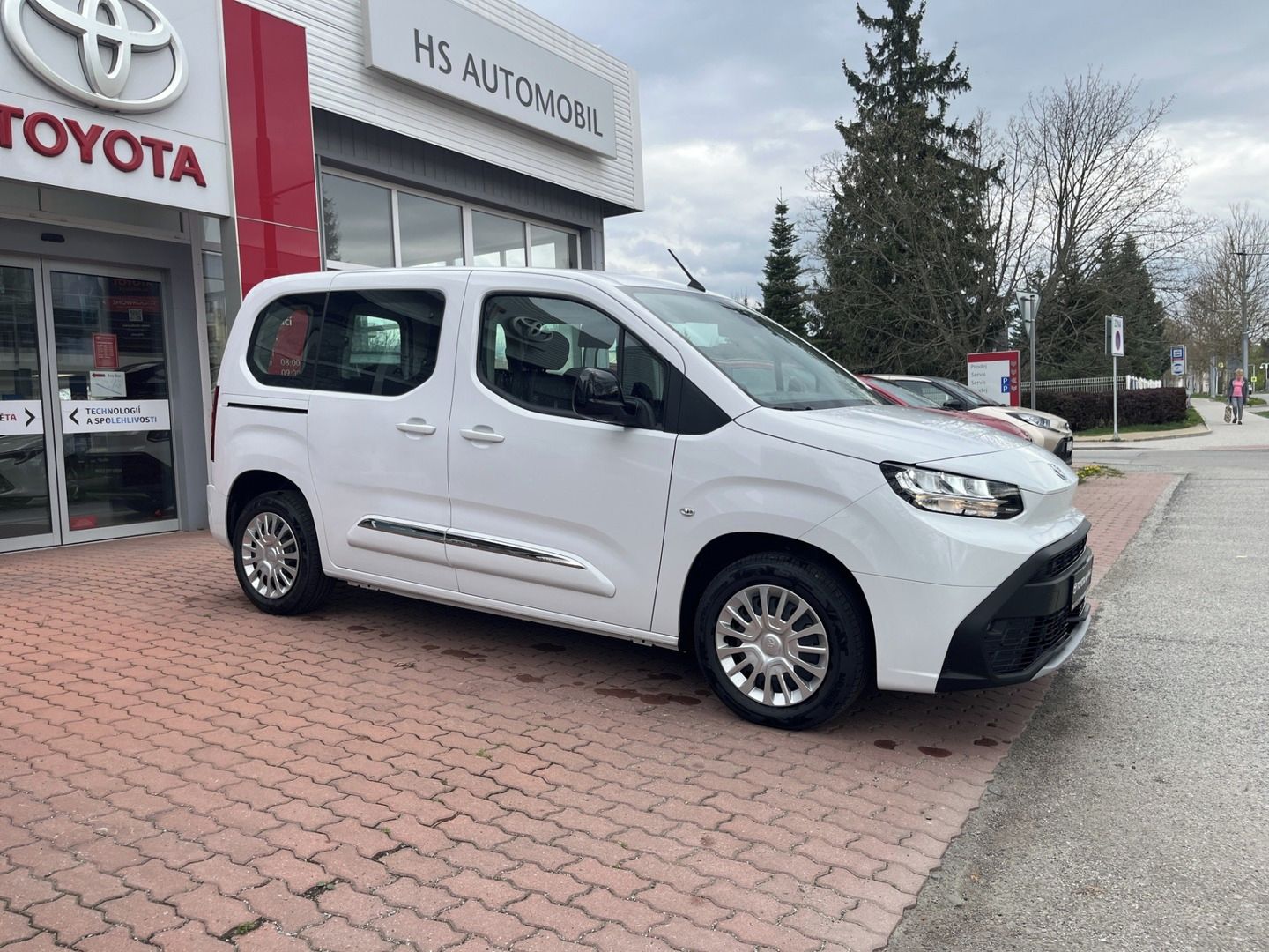 Toyota Proace City Verso, L1 - krátká -1.5D 130 koní - - fotka 3
