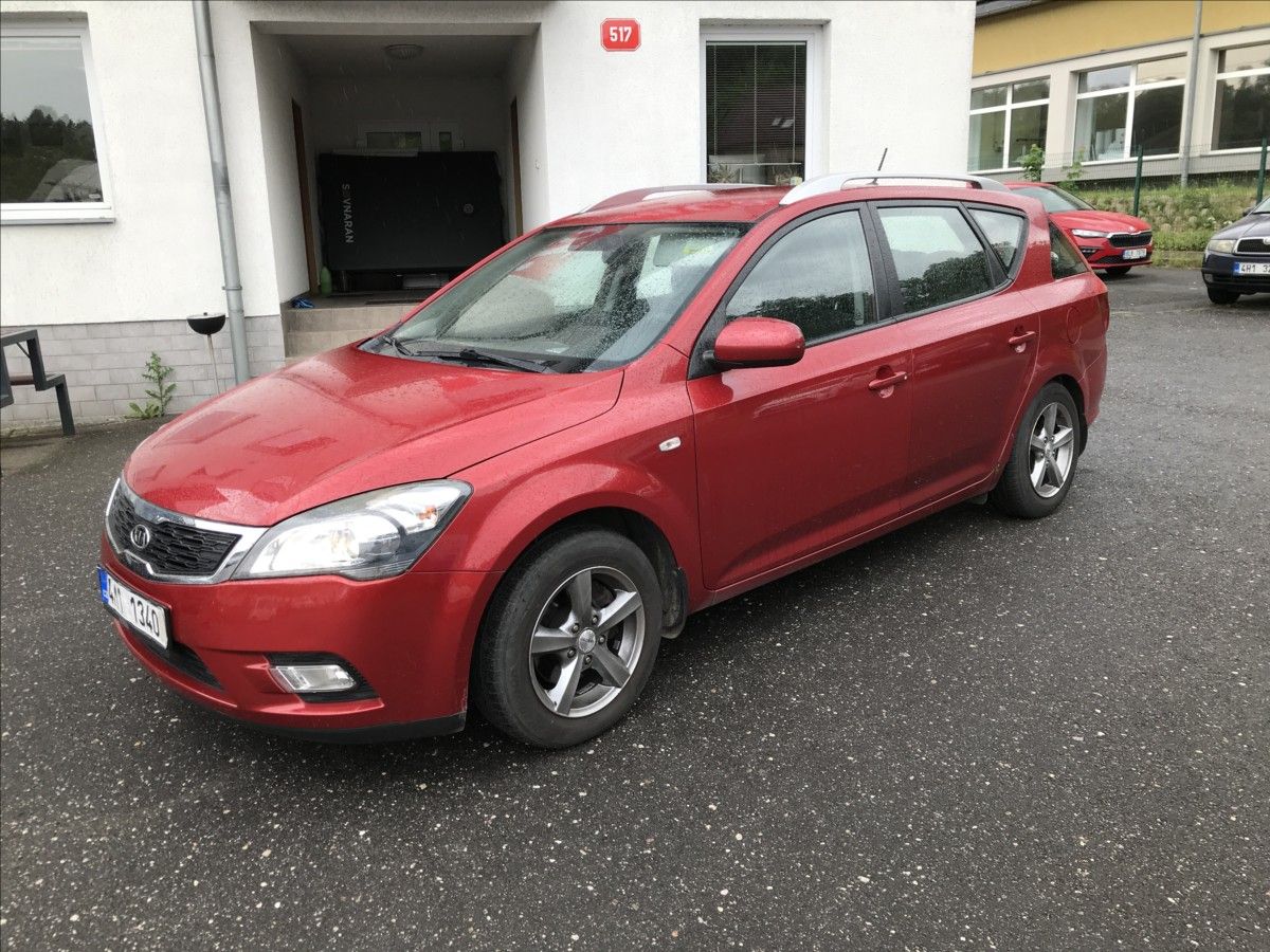 Kia Cee´d, 1,6 i 91kW Combi - fotka 4
