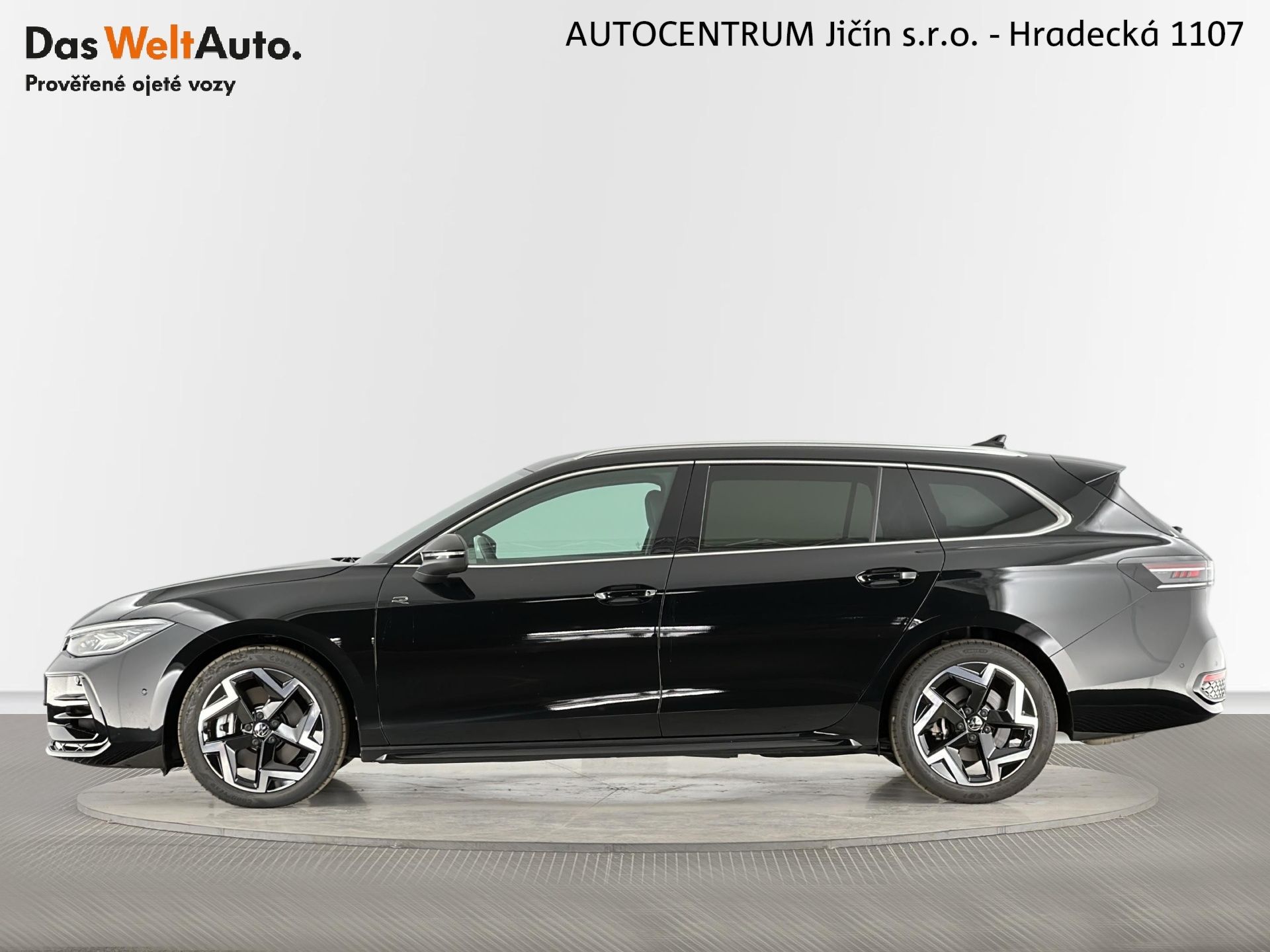 Volkswagen Passat, R-Line 2.0 TSI 195kW 4Motion D - fotka 3