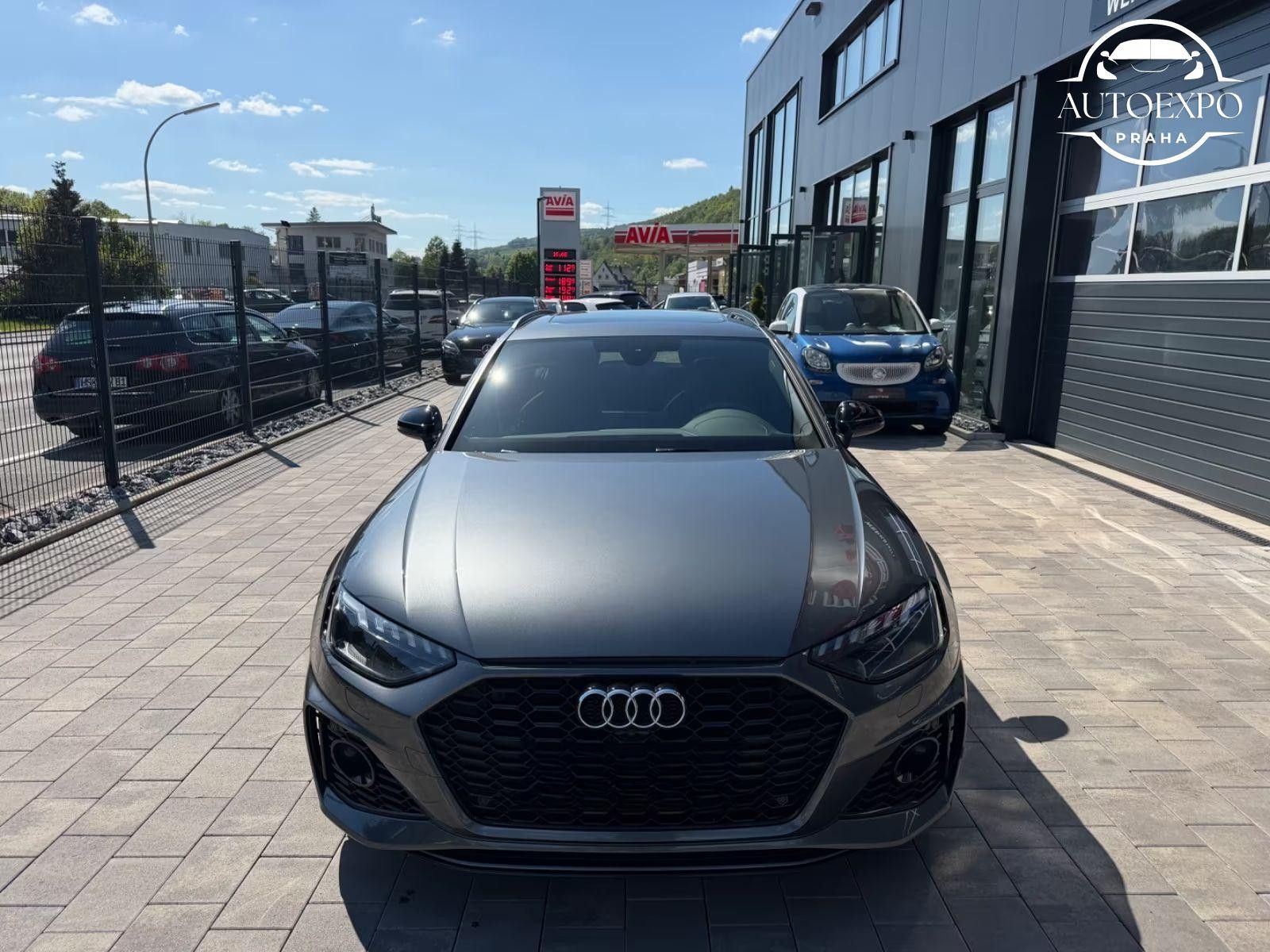 Audi RS4, Avant Quattro*1.HAND*PANO*B&O* - fotka 3