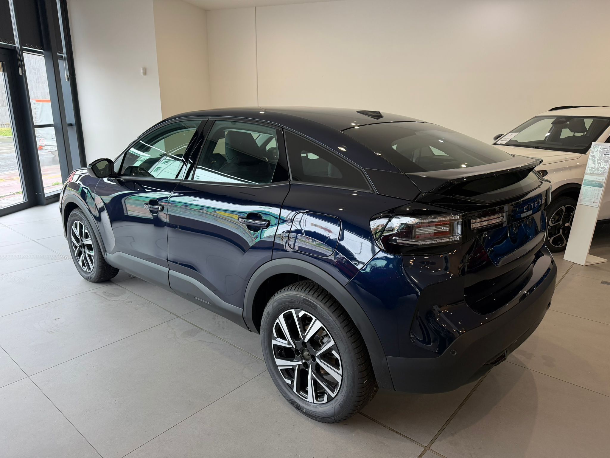 Citroën C4, PLUS Hybrid 145k Automatic - fotka 6
