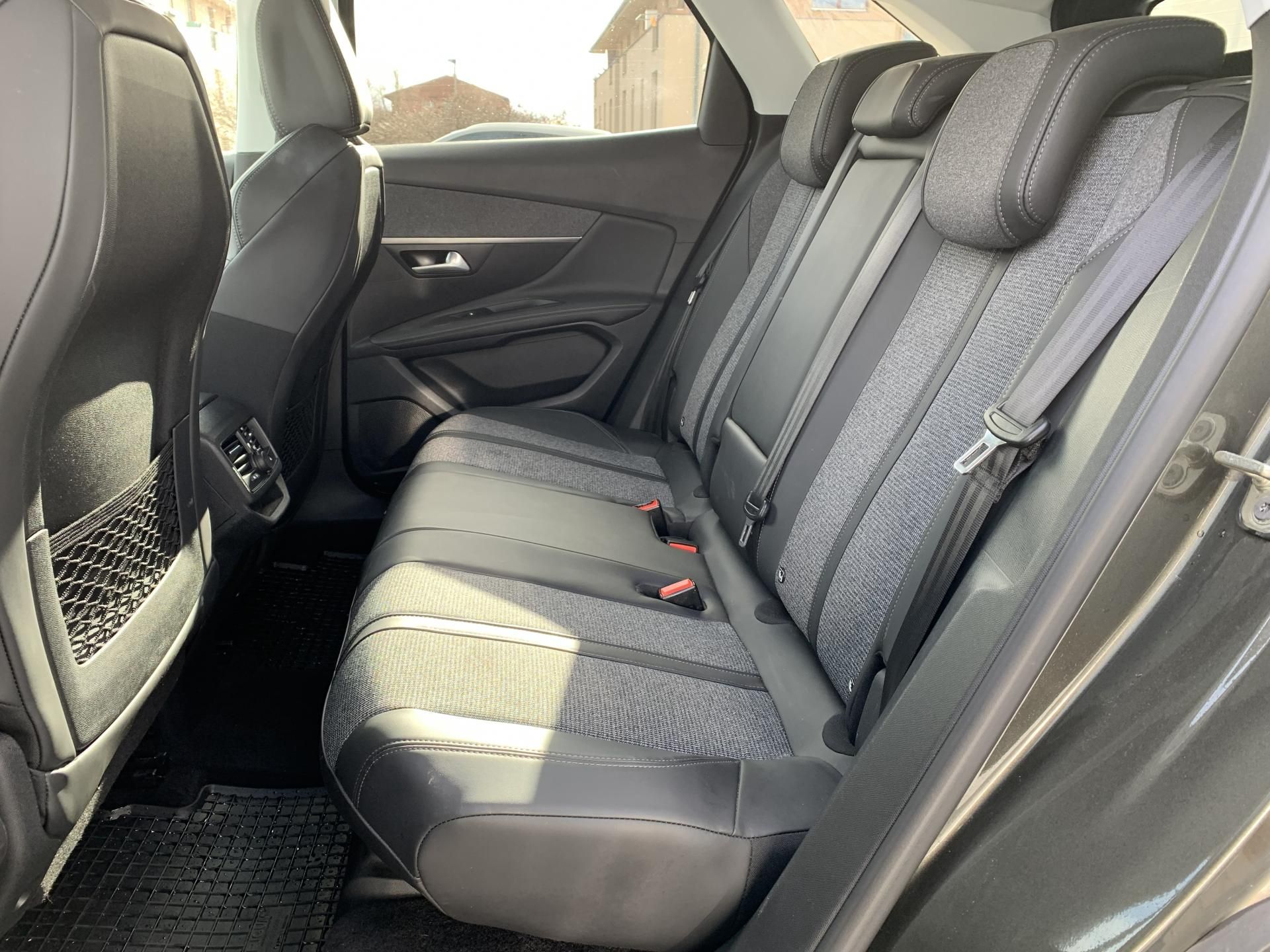 Peugeot 3008, ALLURE 2.0 BlueHDi 110kW MAN6 - fotka 6