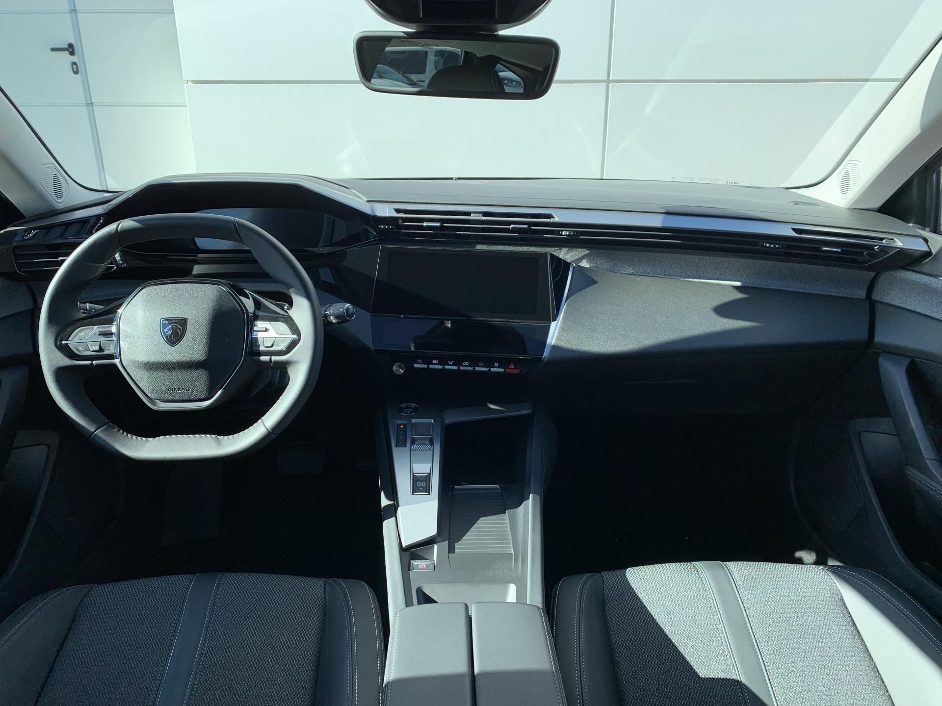 Peugeot 308, ALLURE PACK 1.6 PHEV 133kW AT8 - fotka 2