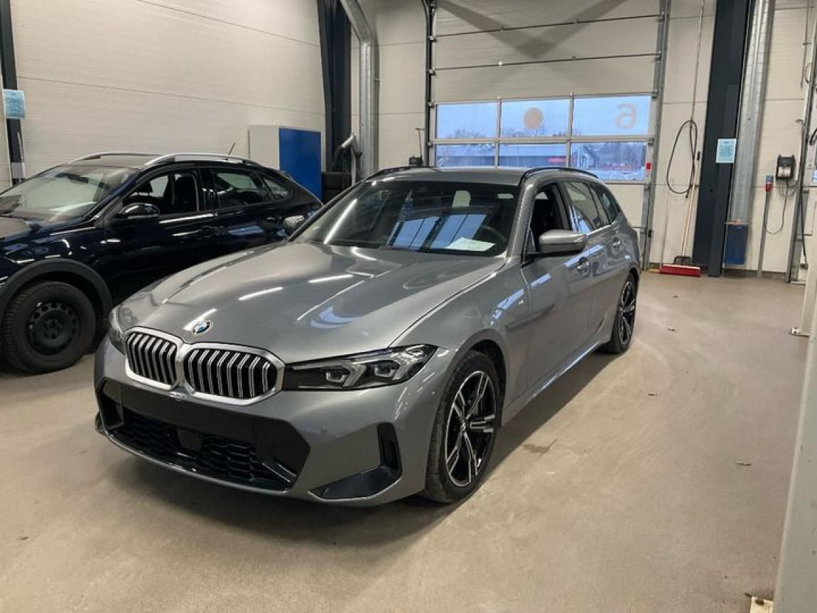 BMW Řada 3, 330i xDrive Touring