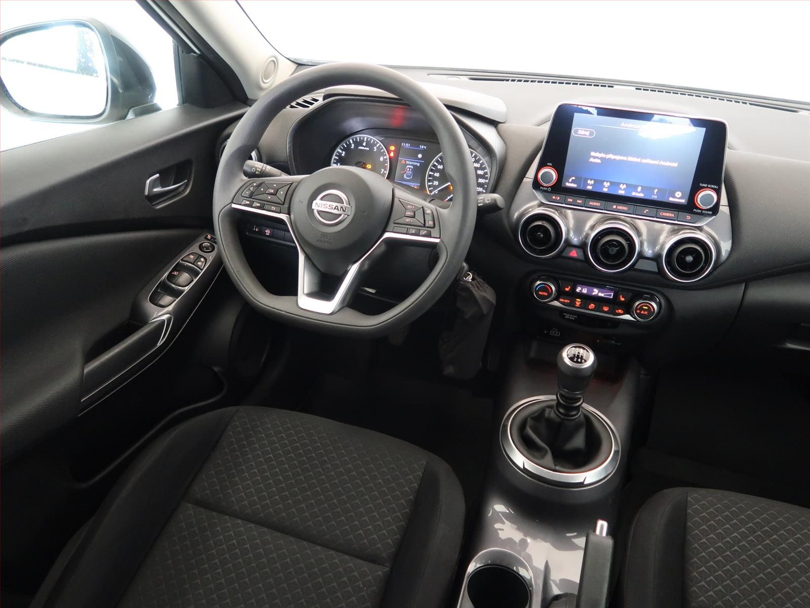 Nissan Juke, 1.0 DIG-T, ČR,1.maj - fotka 6