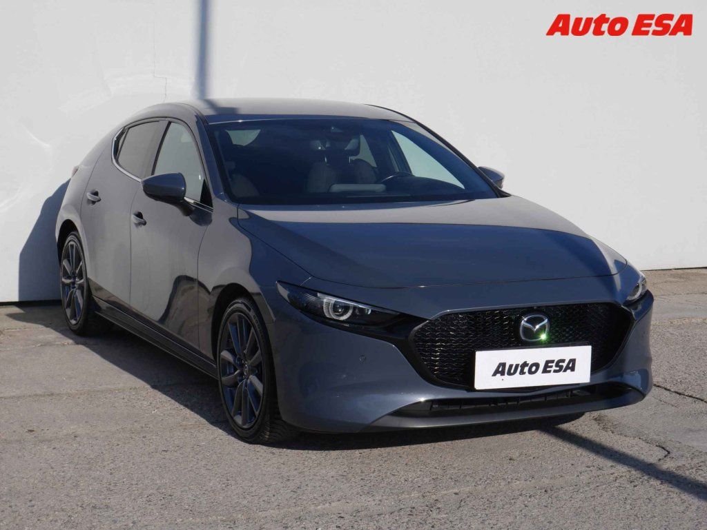 Mazda 3, 2.0i,AT,LED,navi