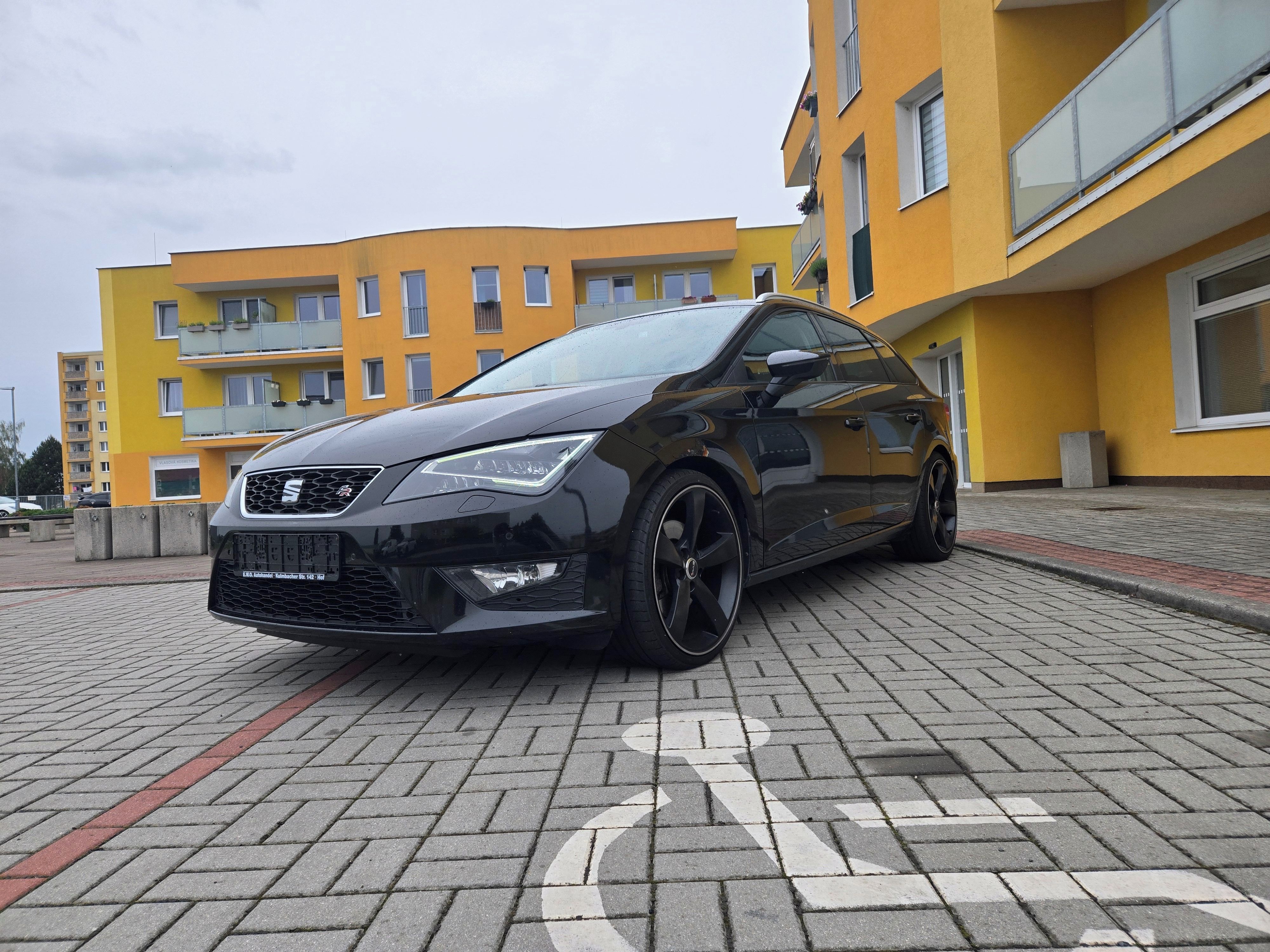 Seat Leon, 2,0TDi 135kW ST-FR - fotka 4