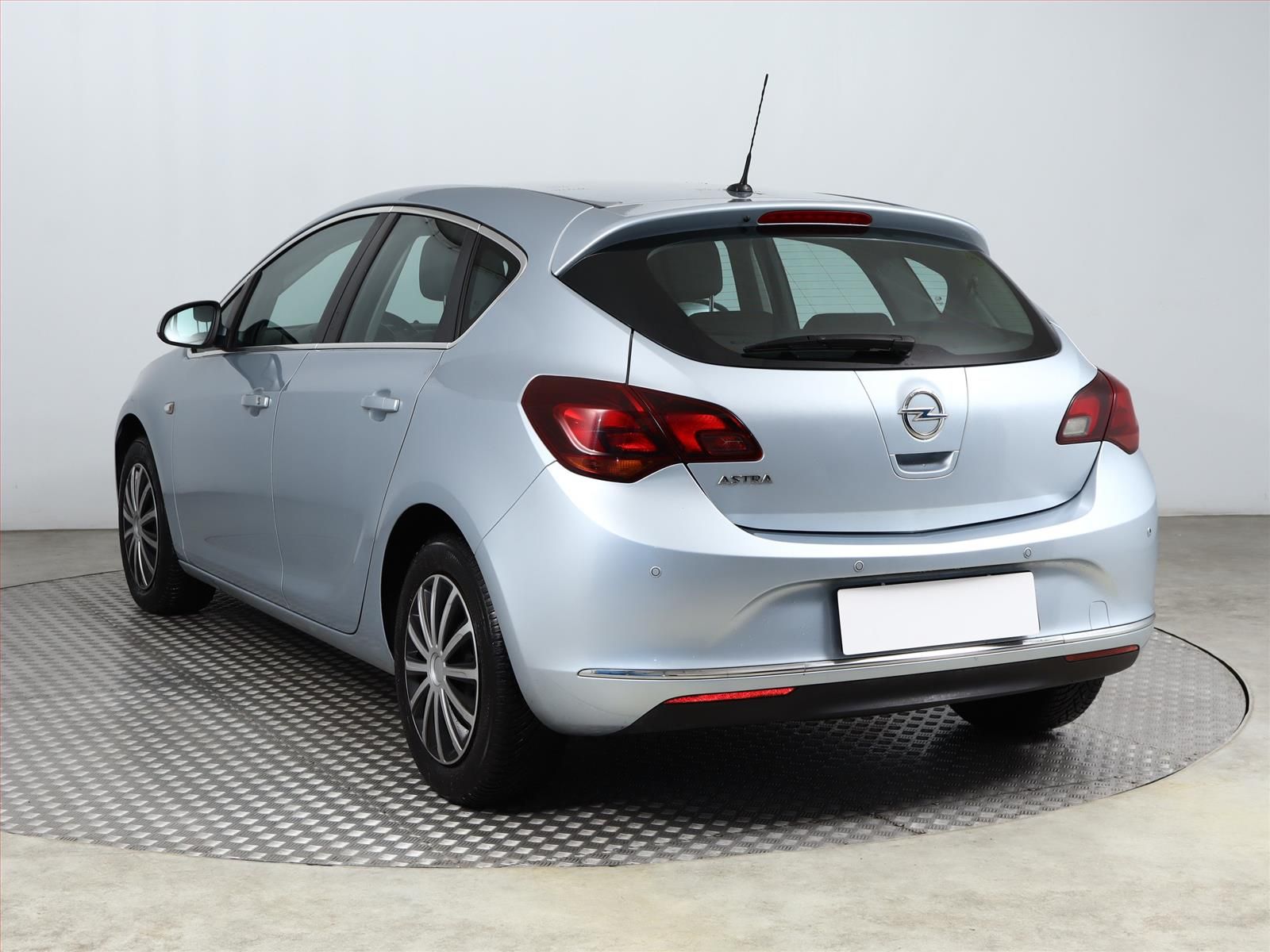 Opel Astra, 1.4 T, LPG, Kožené sedačky - fotka 4