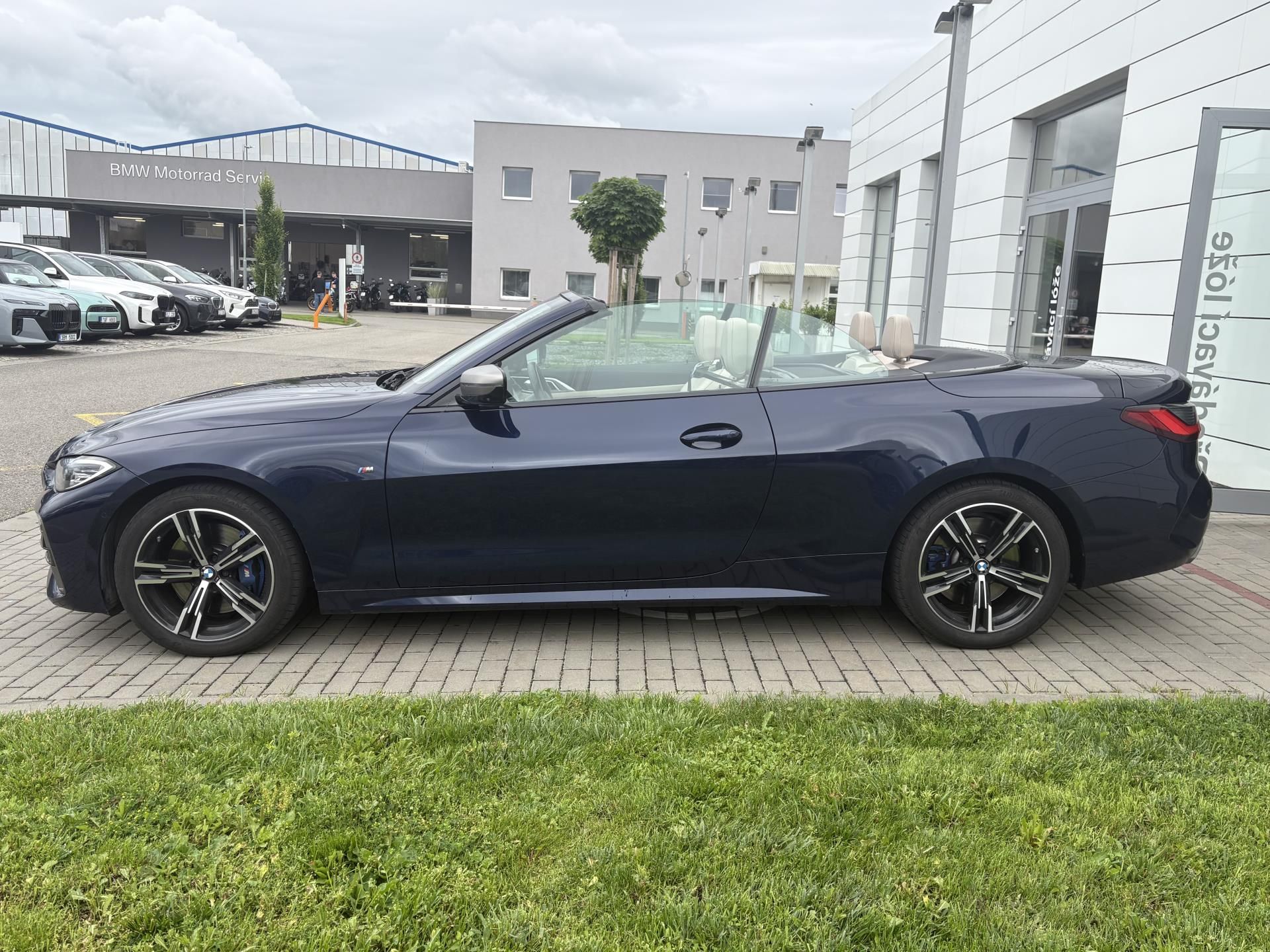 BMW Řada 4, M440d xDrive Convertible - fotka 2