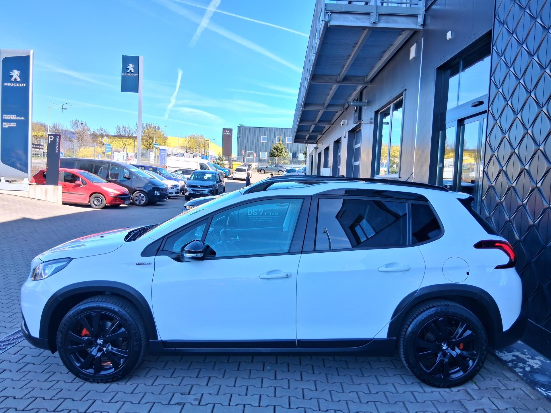 Peugeot 2008, GT LINE 1.2 PureTech 81 kW - fotka 4