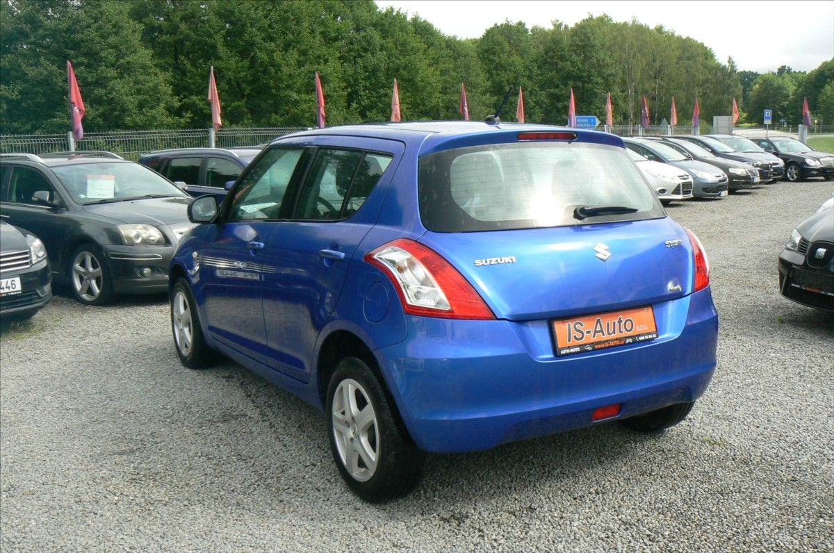 Suzuki Swift, 1,2 CLUB 4x4 - fotka 5