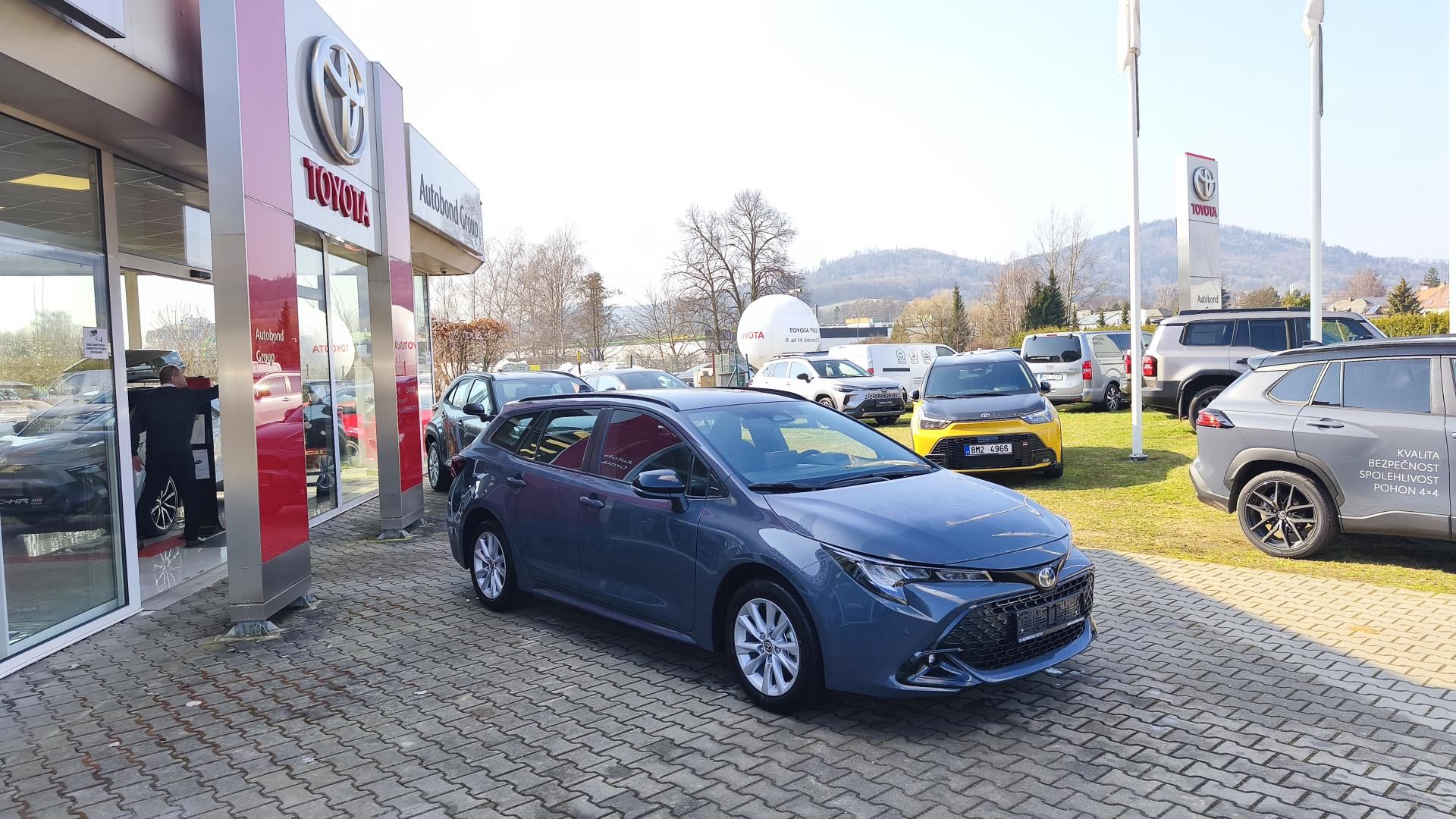 Toyota Corolla, 1.8 HEV COMFORT TECH - fotka 3