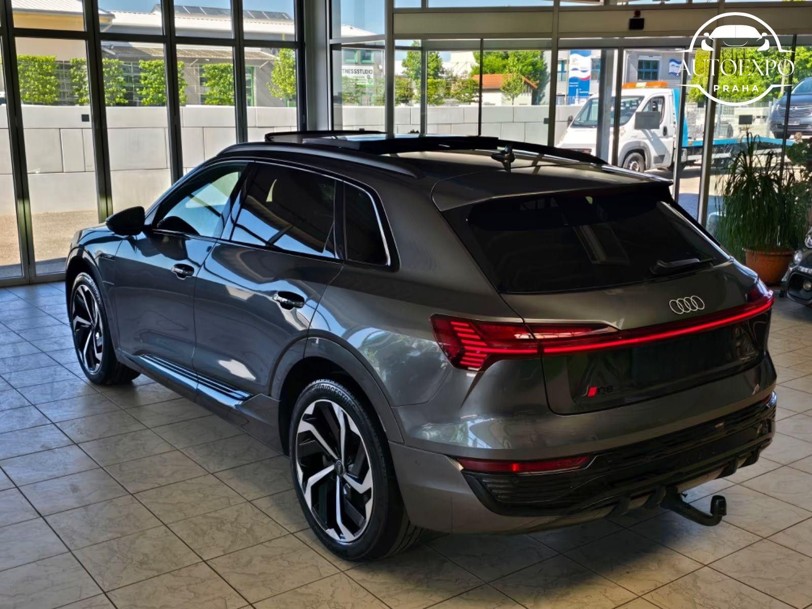 Audi Q8 e-tron, 50 quattro S line - fotka 6