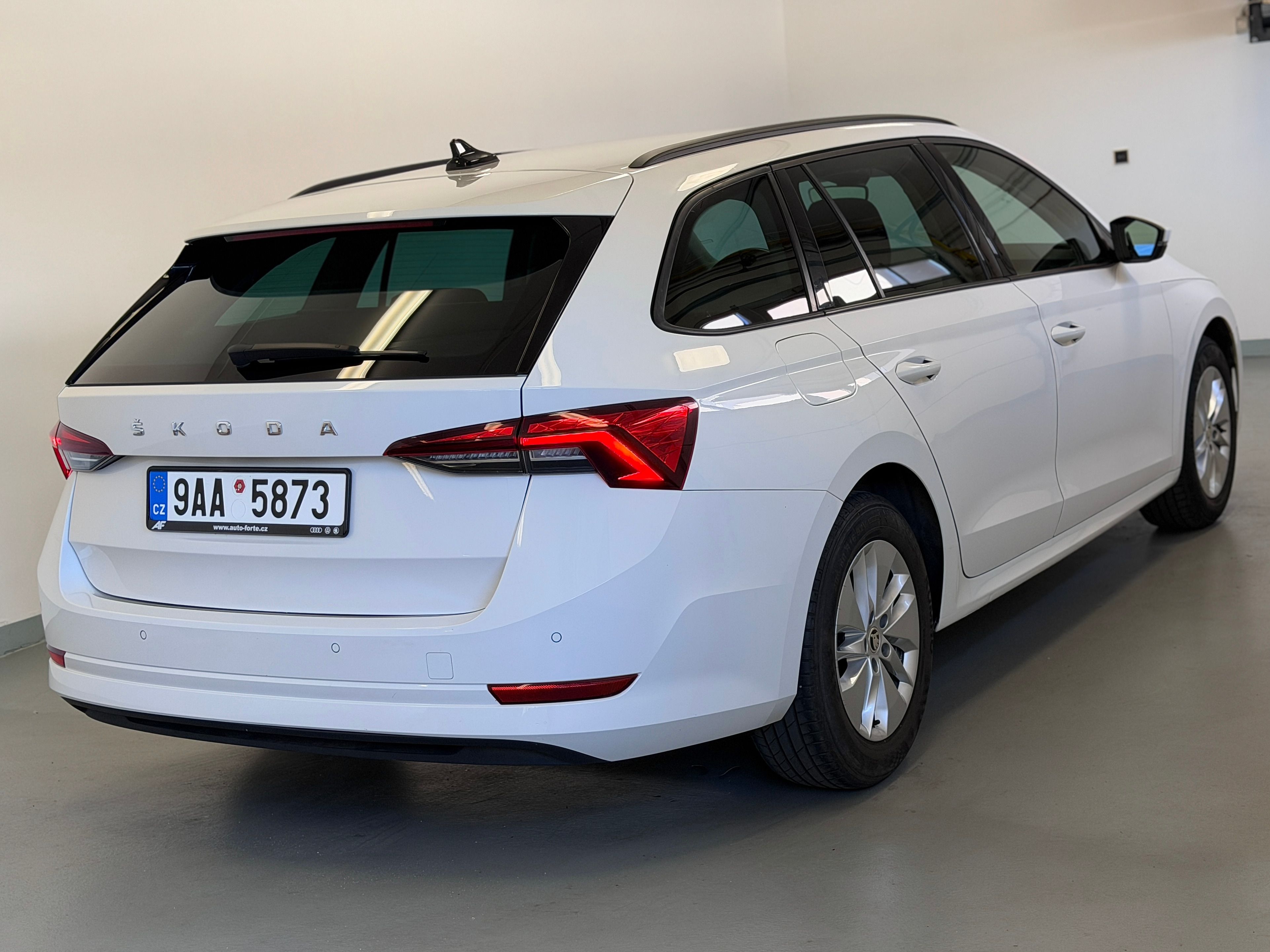 Škoda Octavia, IV combi 2,0 TDI 85kW - fotka 6