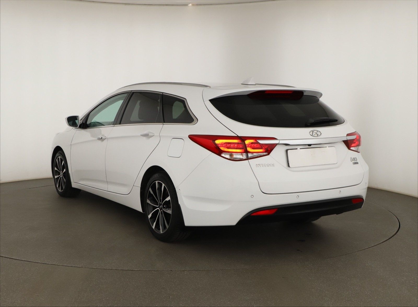 Hyundai i40, 1.7 CRDi, ČR,1.maj, Serv.kniha - fotka 4