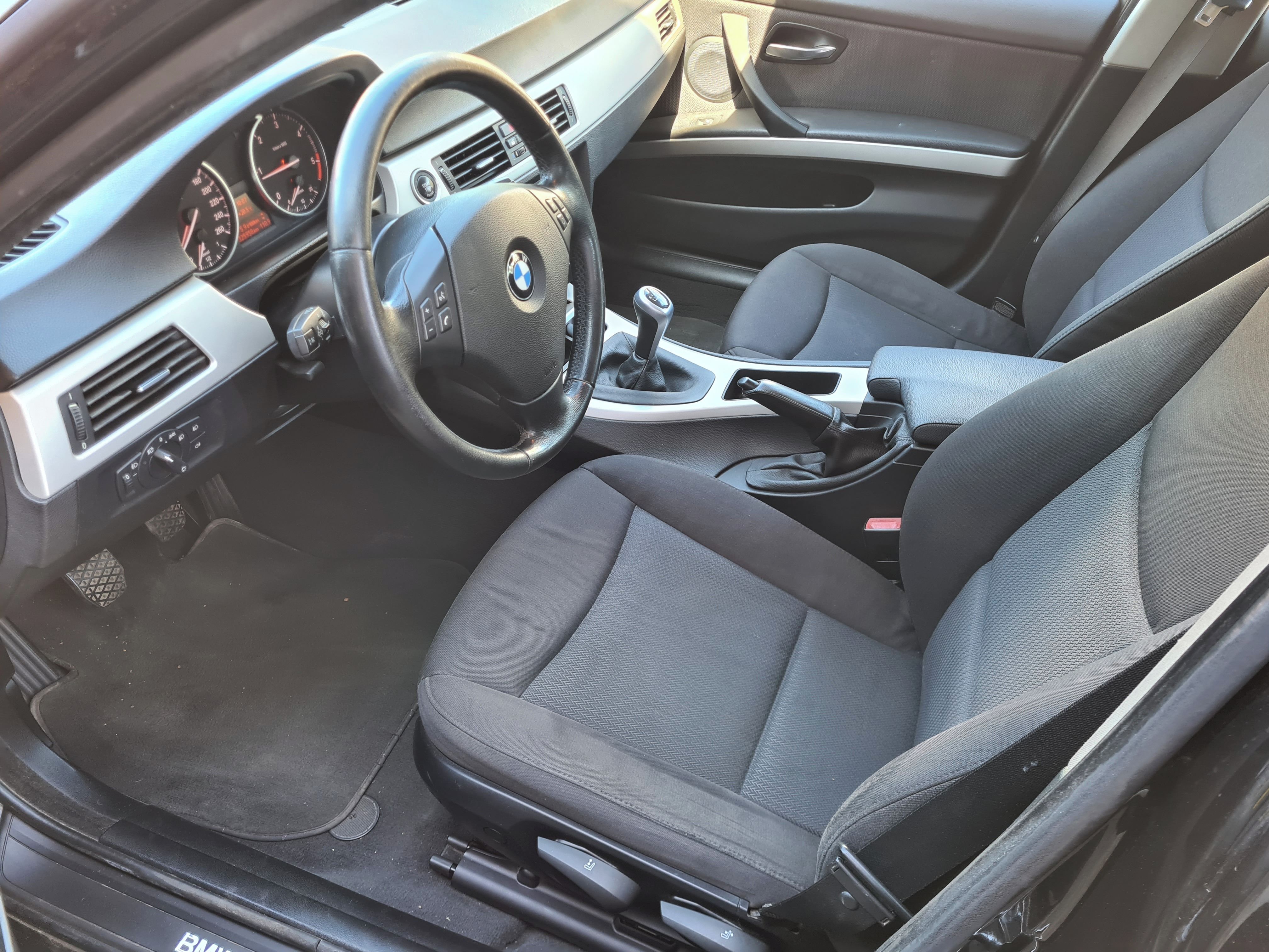 BMW Řada 3, 320d E91_130 kW Facelift - fotka 6