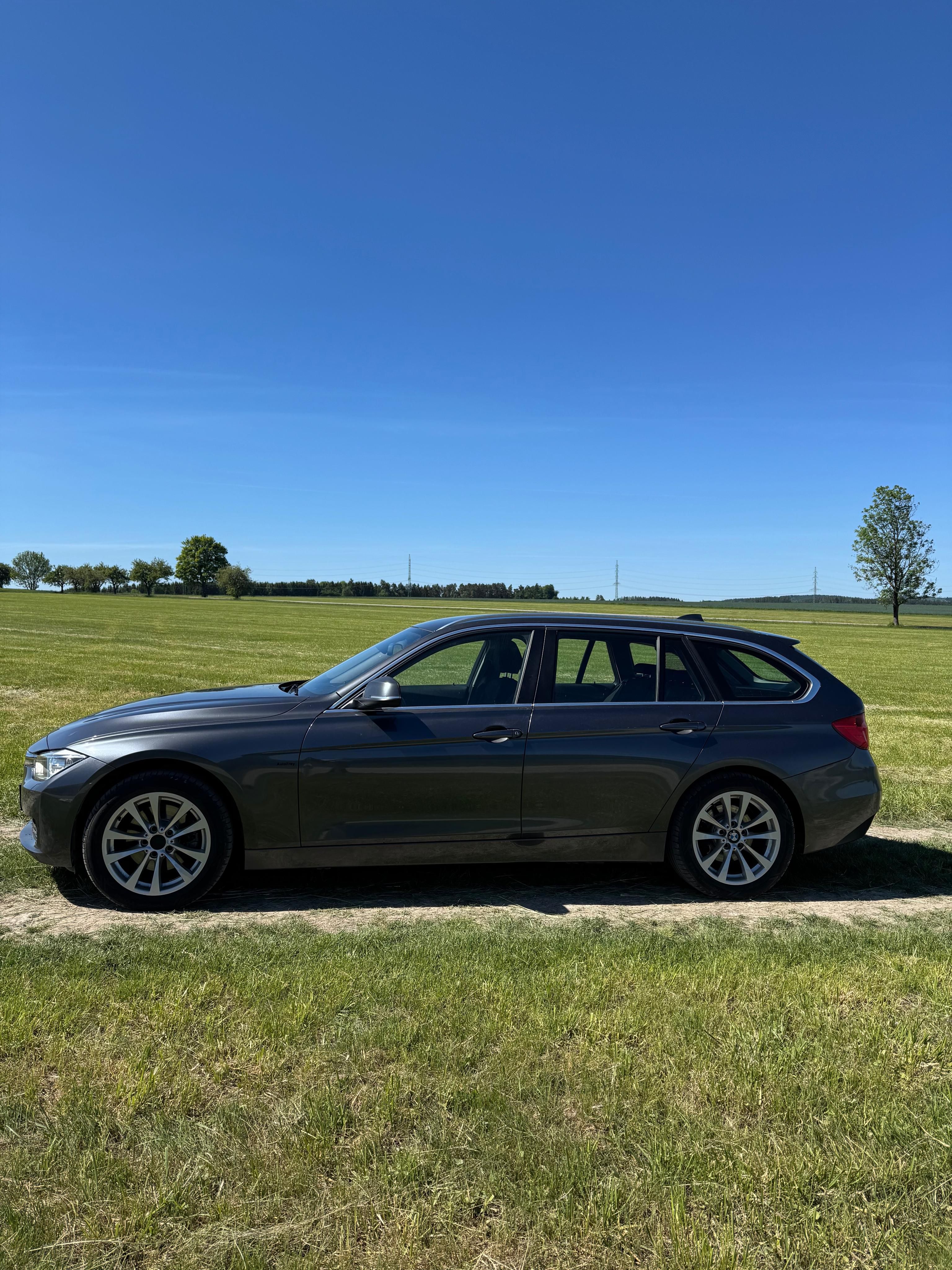 BMW Řada 3, BMW 320d xDrive Touring, 4x4 - fotka 4