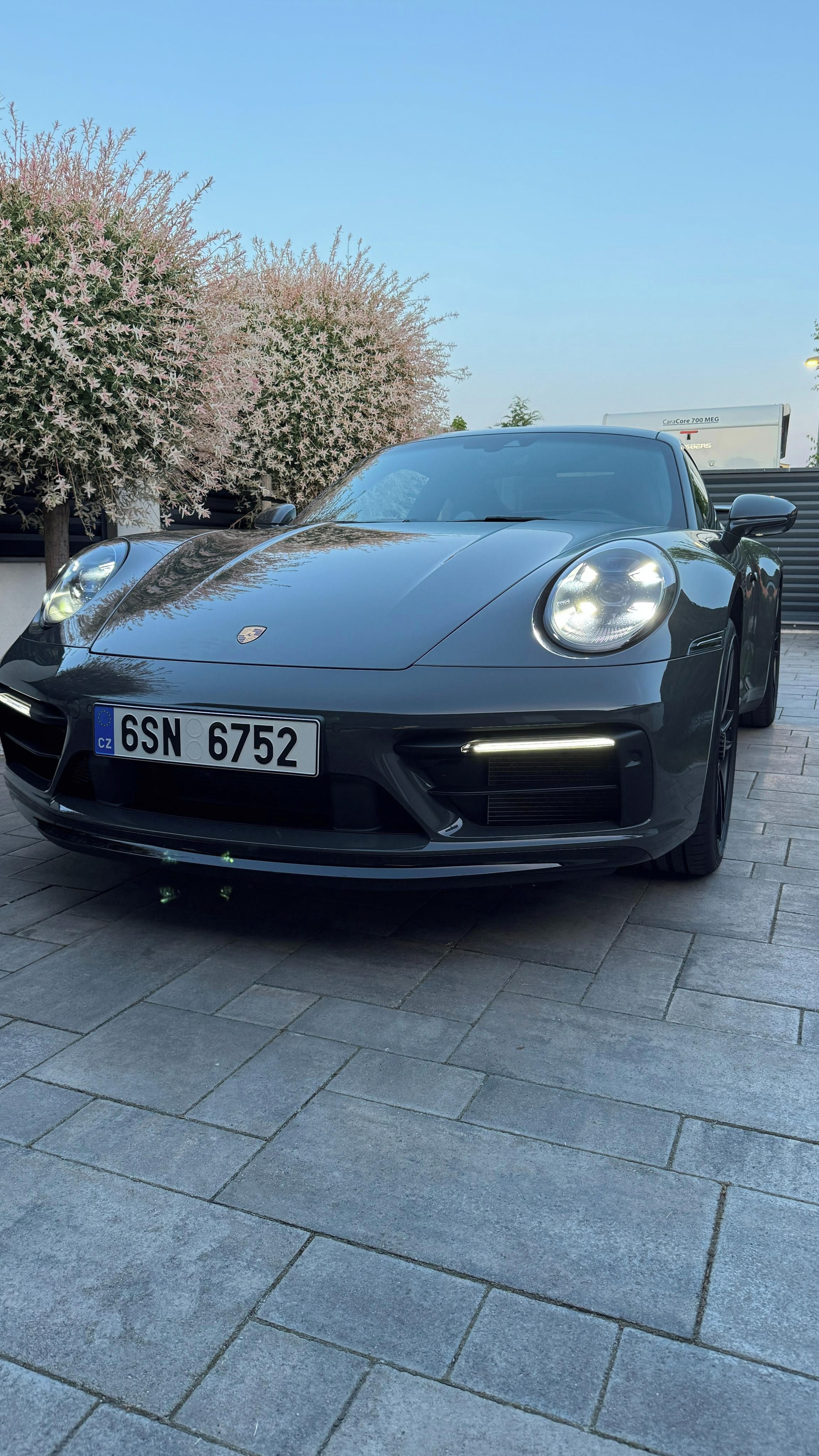 Porsche 911, Carrera 4 GTS,LIFT,AERO,ZÁRUKA - fotka 4