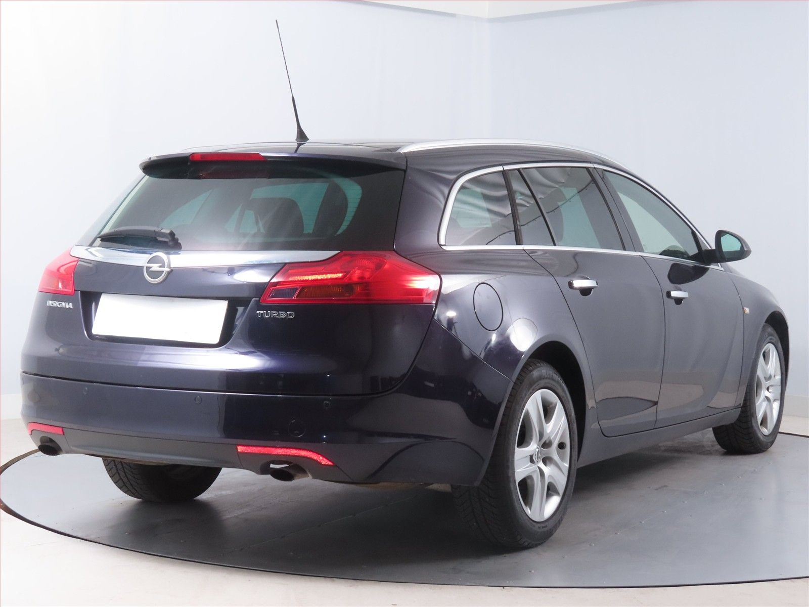 Opel Insignia, 2.0 Turbo, Kožené sedačky - fotka 5