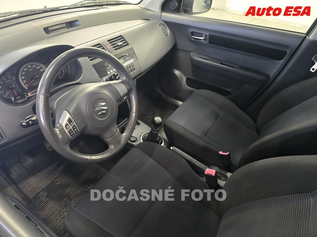 Suzuki Swift, 1.3i - fotka 3