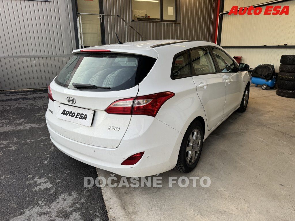 Hyundai i30, 1.6 GDi,ČR - fotka 2