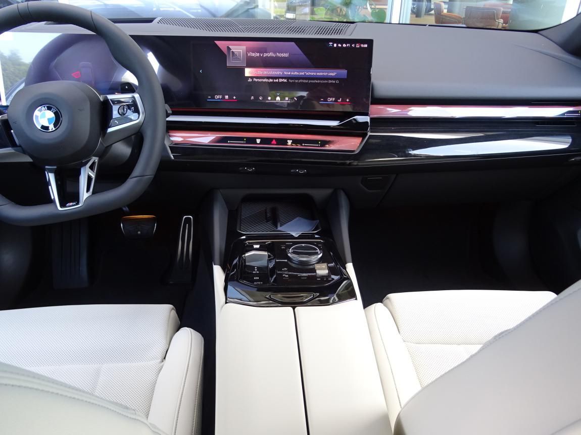 BMW Řada 5, 540d xDrive Sedan - fotka 6