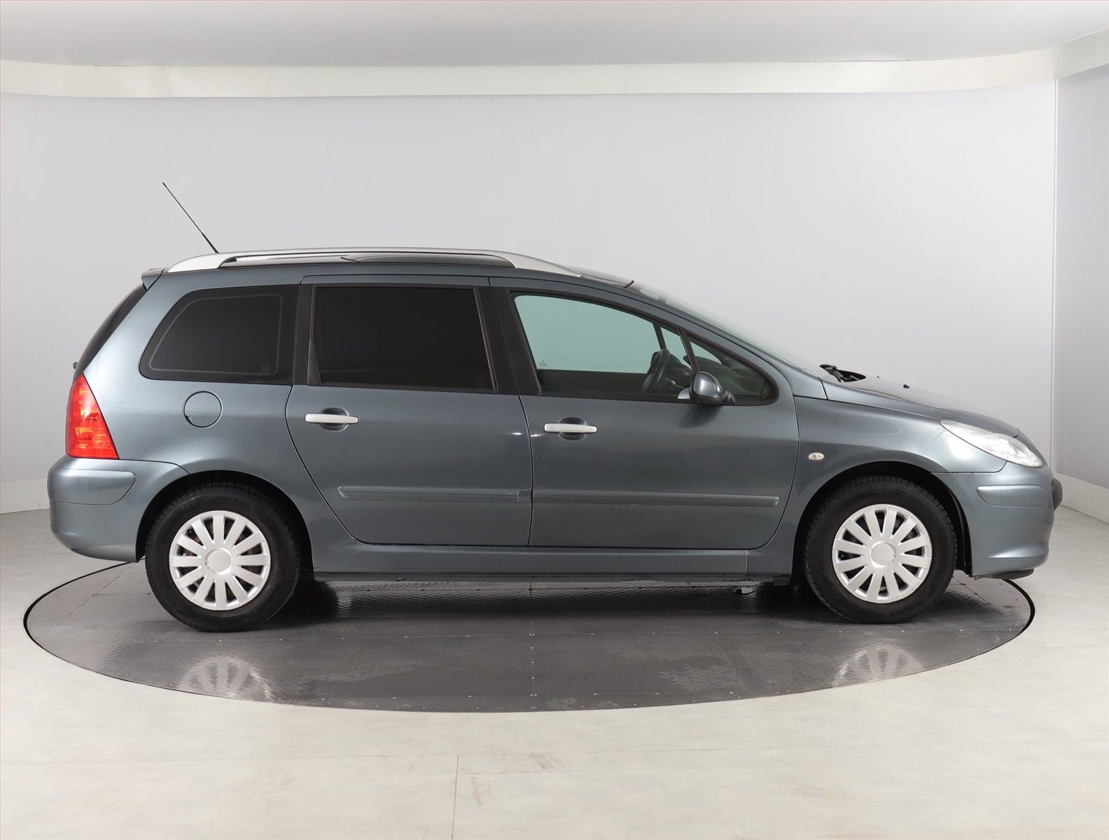 Peugeot 307, 1.6 16V, Parkovací asistent - fotka 6