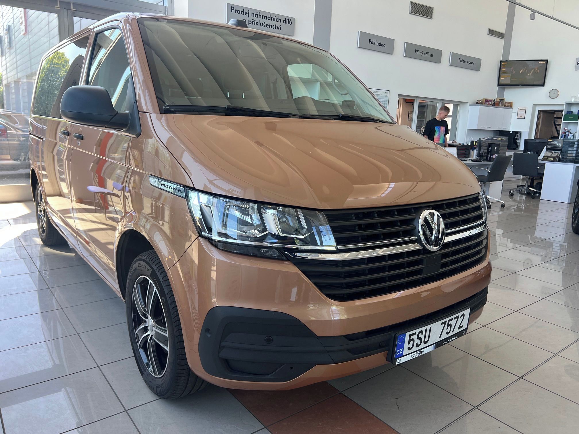 Volkswagen Multivan, Trendline 2,0TDI 110kW DSG Taž - fotka 2